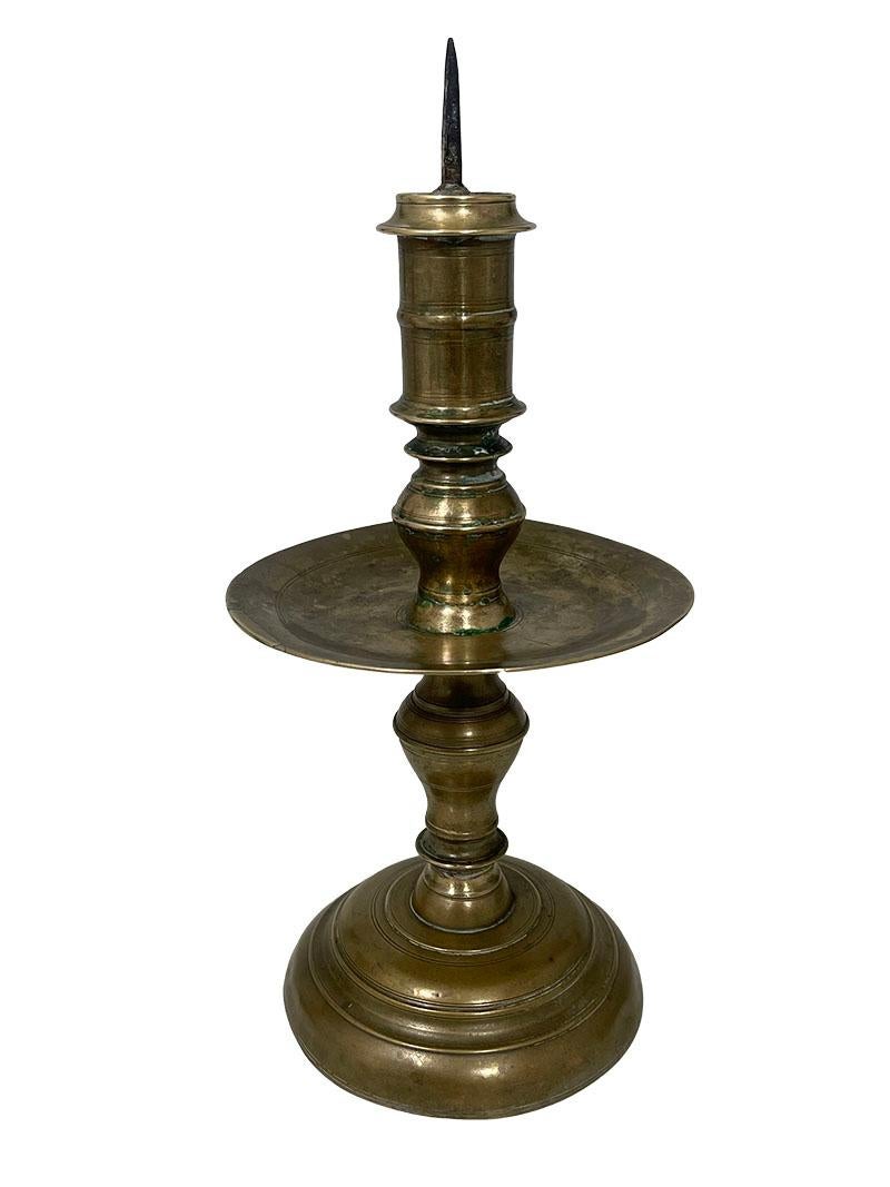 Candelieri a penna VOC in bronzo del XVIII secolo in vendita 5