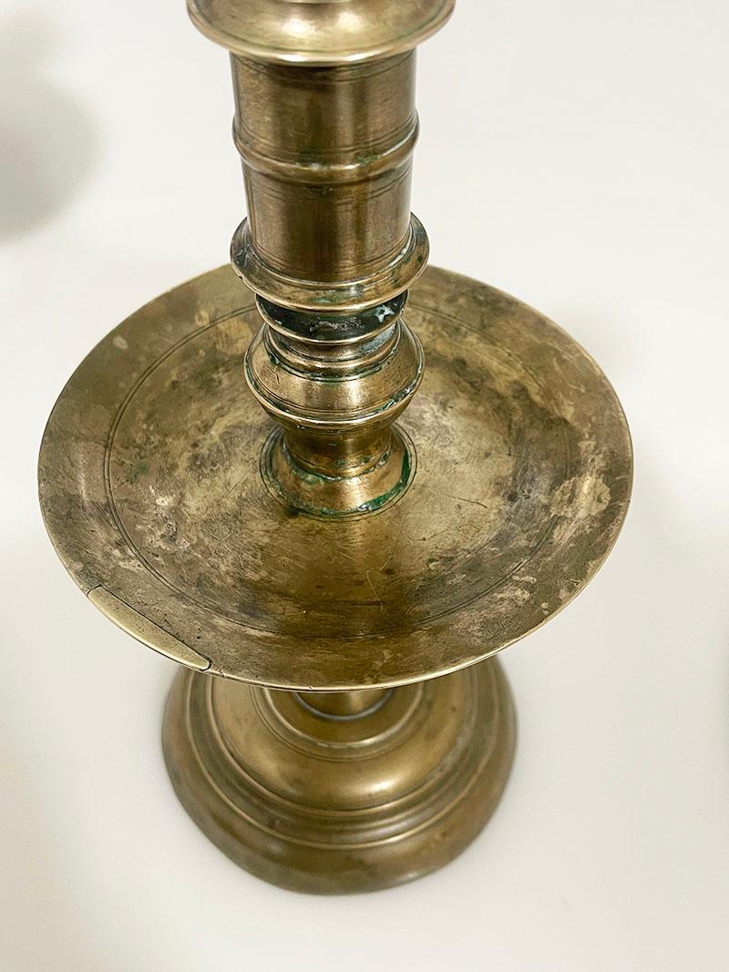 Candelieri a penna VOC in bronzo del XVIII secolo in vendita 1