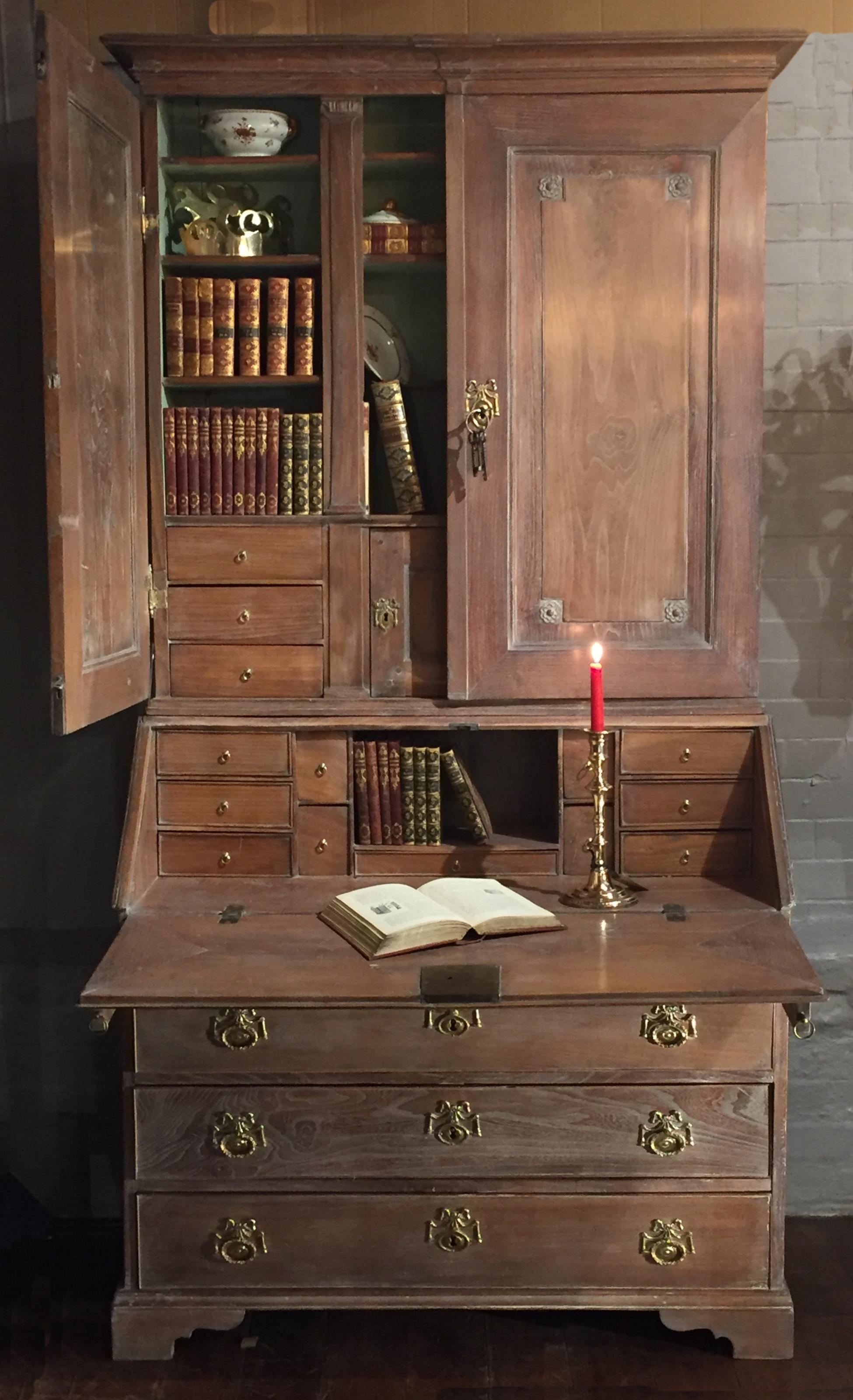 18th Century Bureau Bookcase, Gustavian Period Swedish Limed Elm  In Good Condition In London, GB