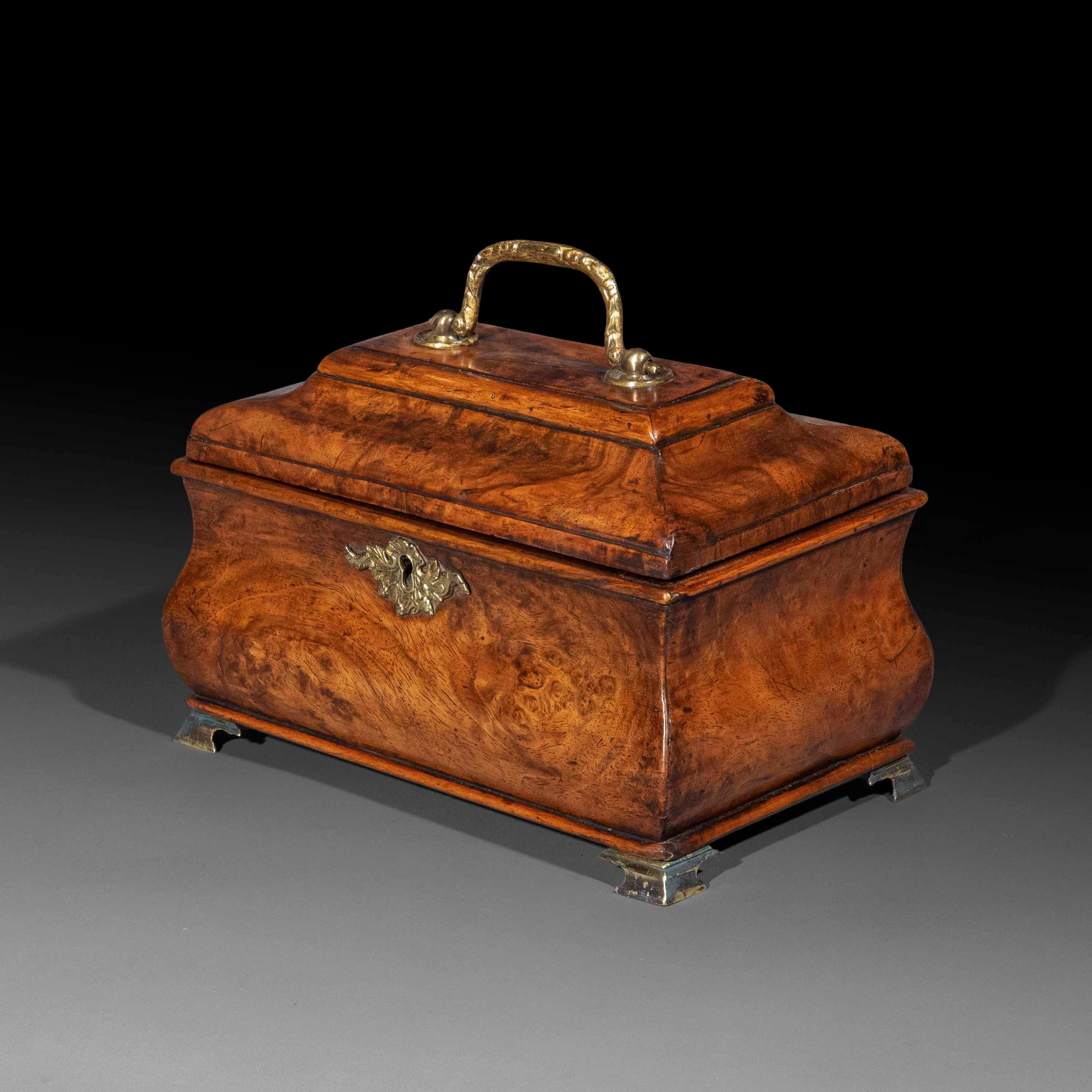 18th Century Burl Walnut Tea Caddy In Good Condition For Sale In Richmond, London