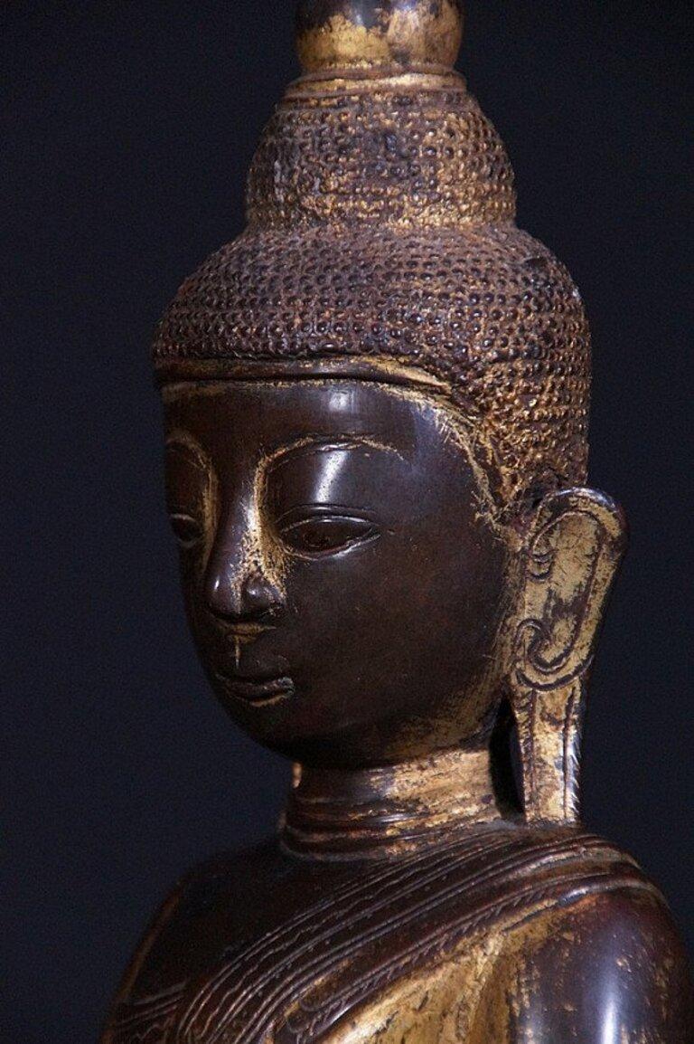 statue de Bouddha birman du XVIIIe siècle provenant de Birmanie en vente 5