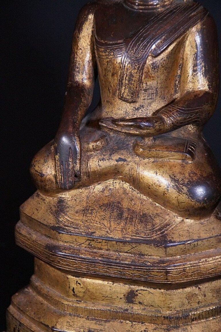 statue de Bouddha birman du XVIIIe siècle provenant de Birmanie en vente 7