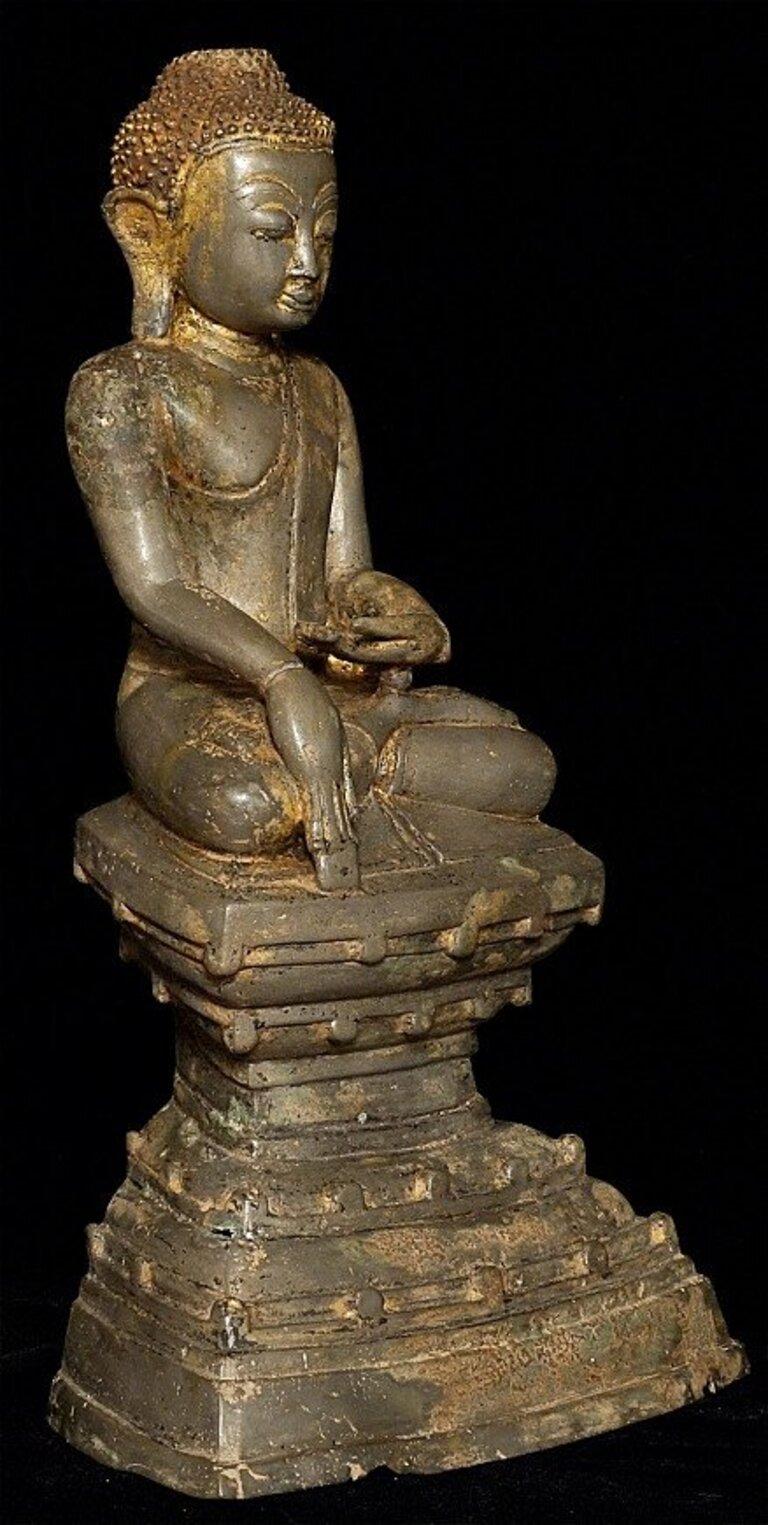 Burma-Buddha-Statue aus dem 18. Jahrhundert im Angebot 1