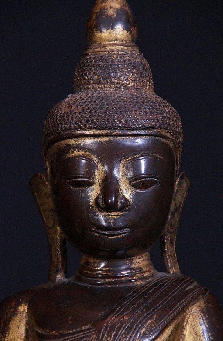 statue de Bouddha birman du XVIIIe siècle provenant de Birmanie en vente 4