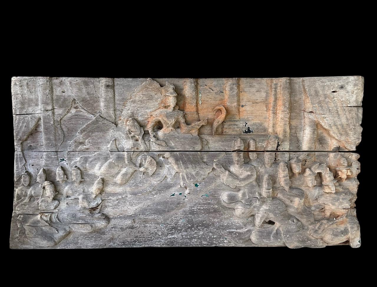 Panneau en teck sculpté birman du XVIIIe siècle - Scène de la vie du Bouddha en vente 6