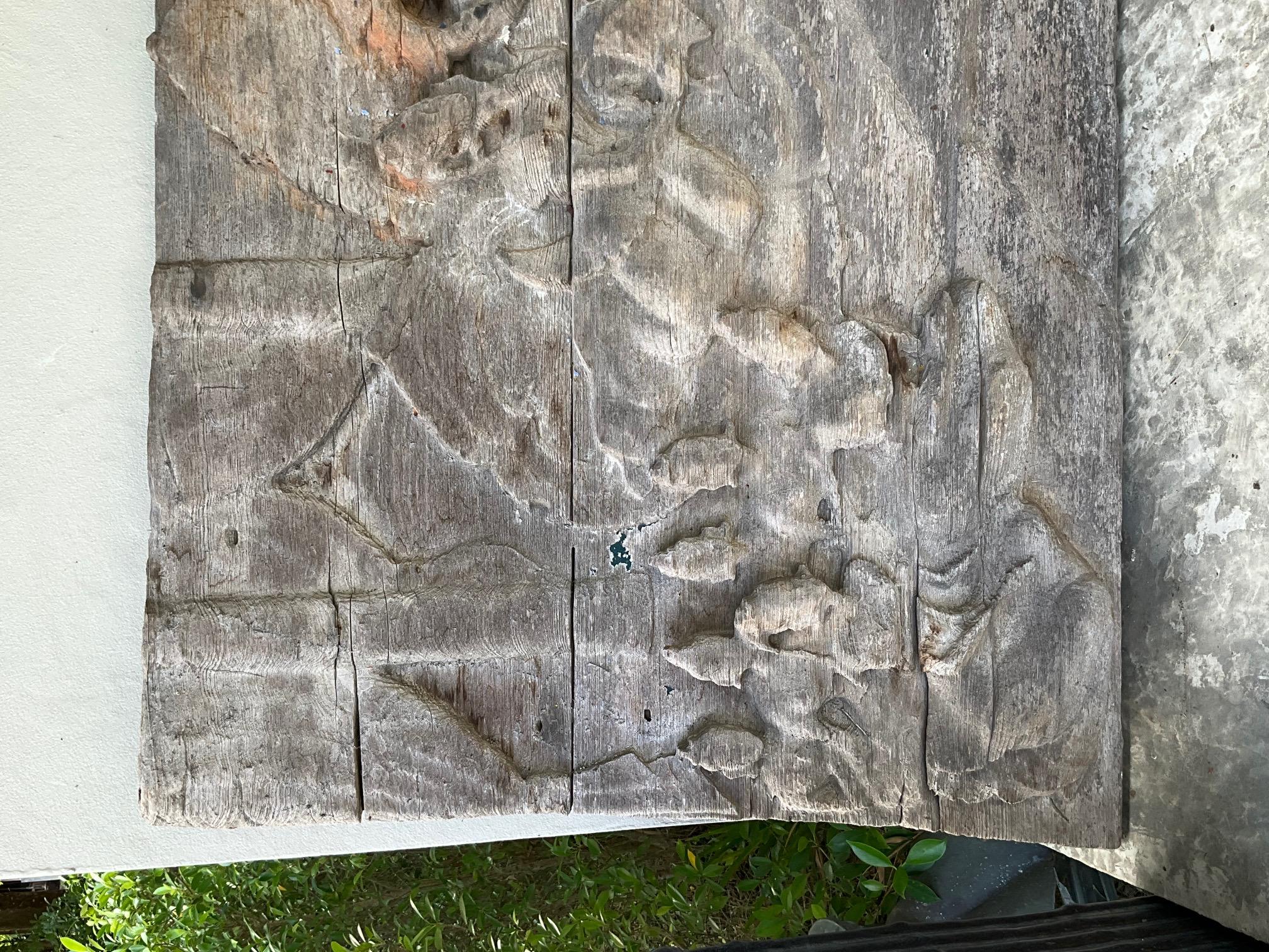 Sculpté à la main Panneau en teck sculpté birman du XVIIIe siècle - Scène de la vie du Bouddha en vente