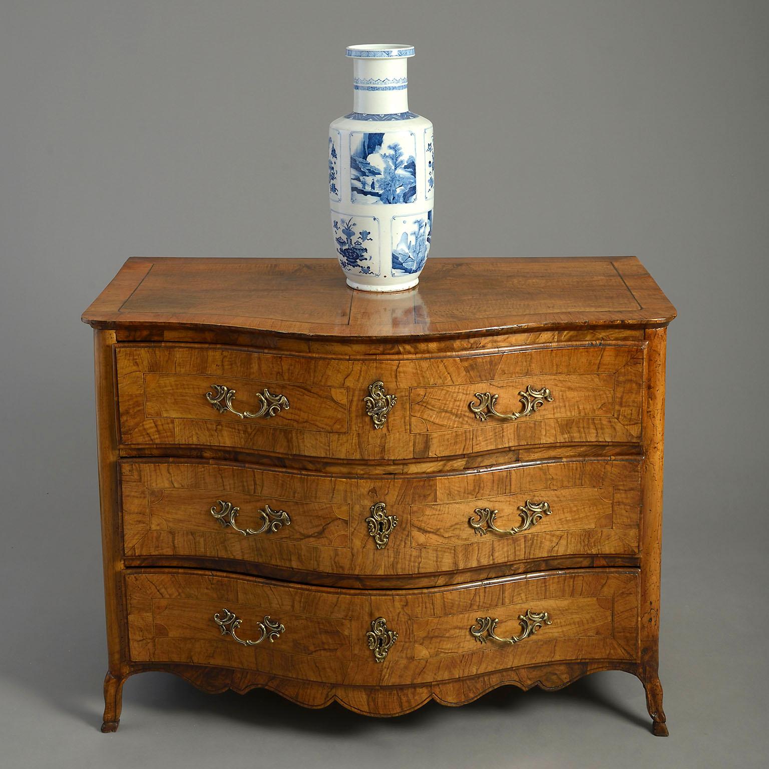 18th Century Burr Walnut and Inlaid Commode In Good Condition In London, GB