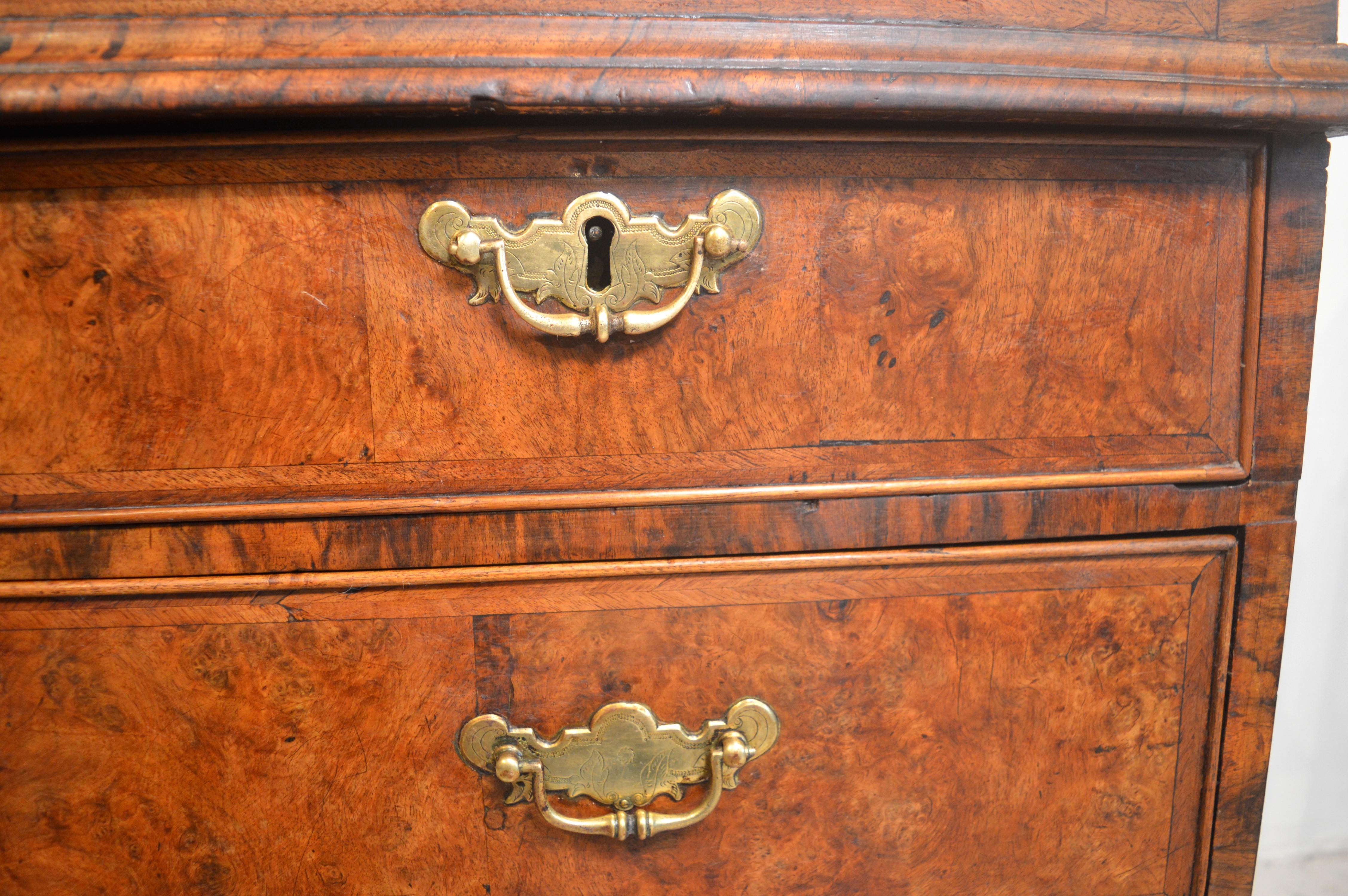 Veneer 18th century burr walnut bureau For Sale