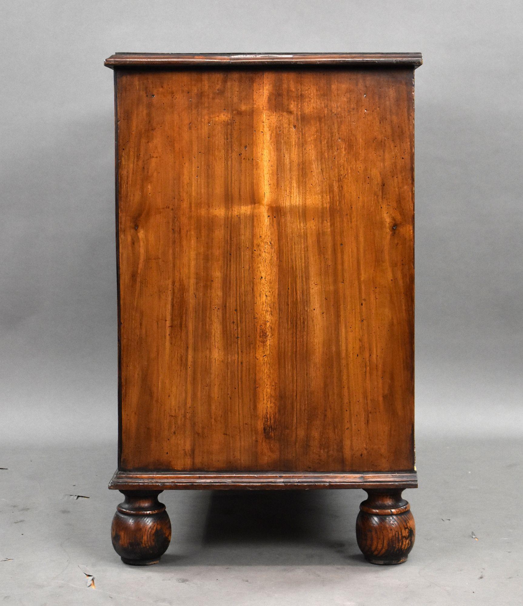 18th Century Burr Walnut Chest of Drawers Bon état - En vente à Chelmsford, Essex