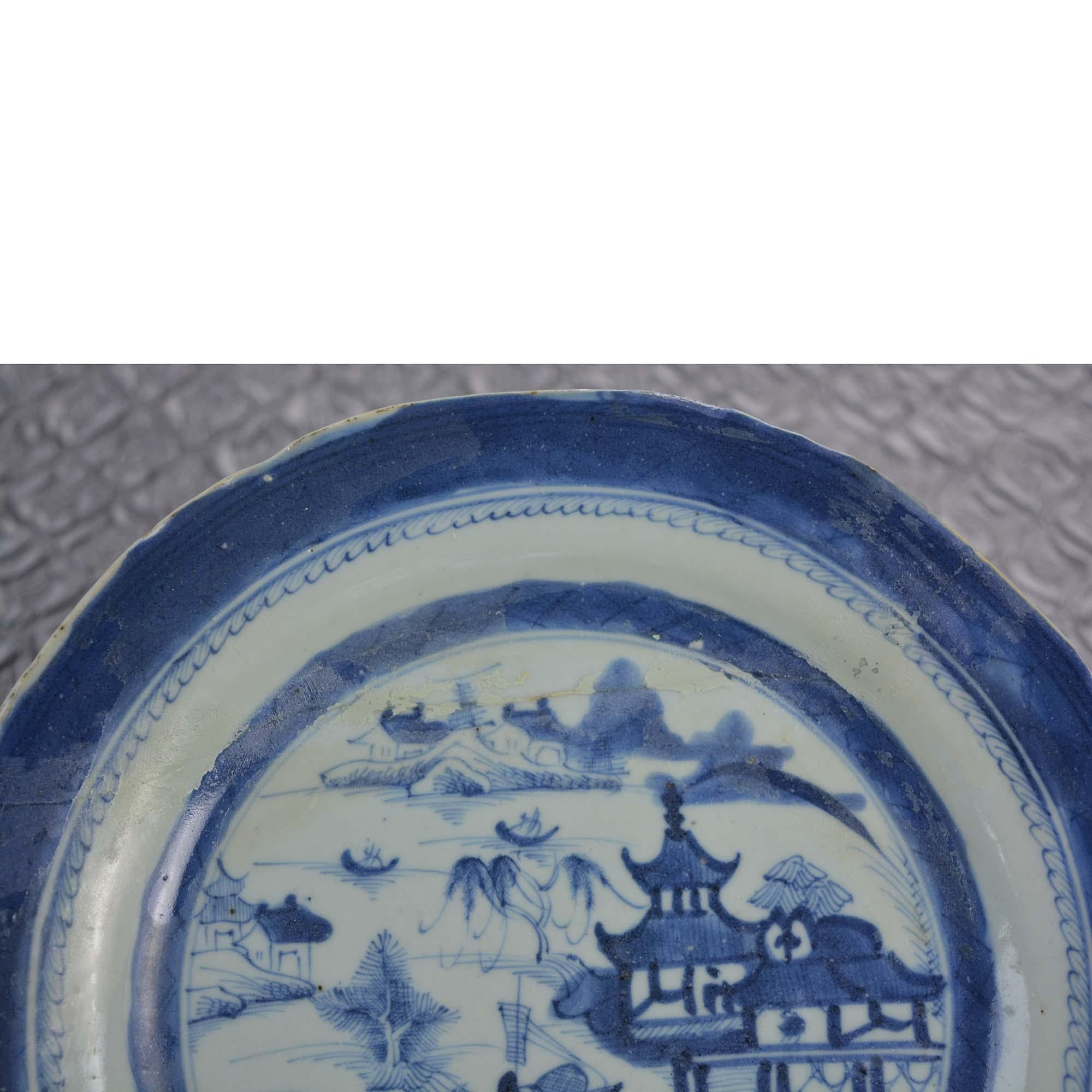 18th Century Canton Ware Plate In Good Condition For Sale In Pataskala, OH