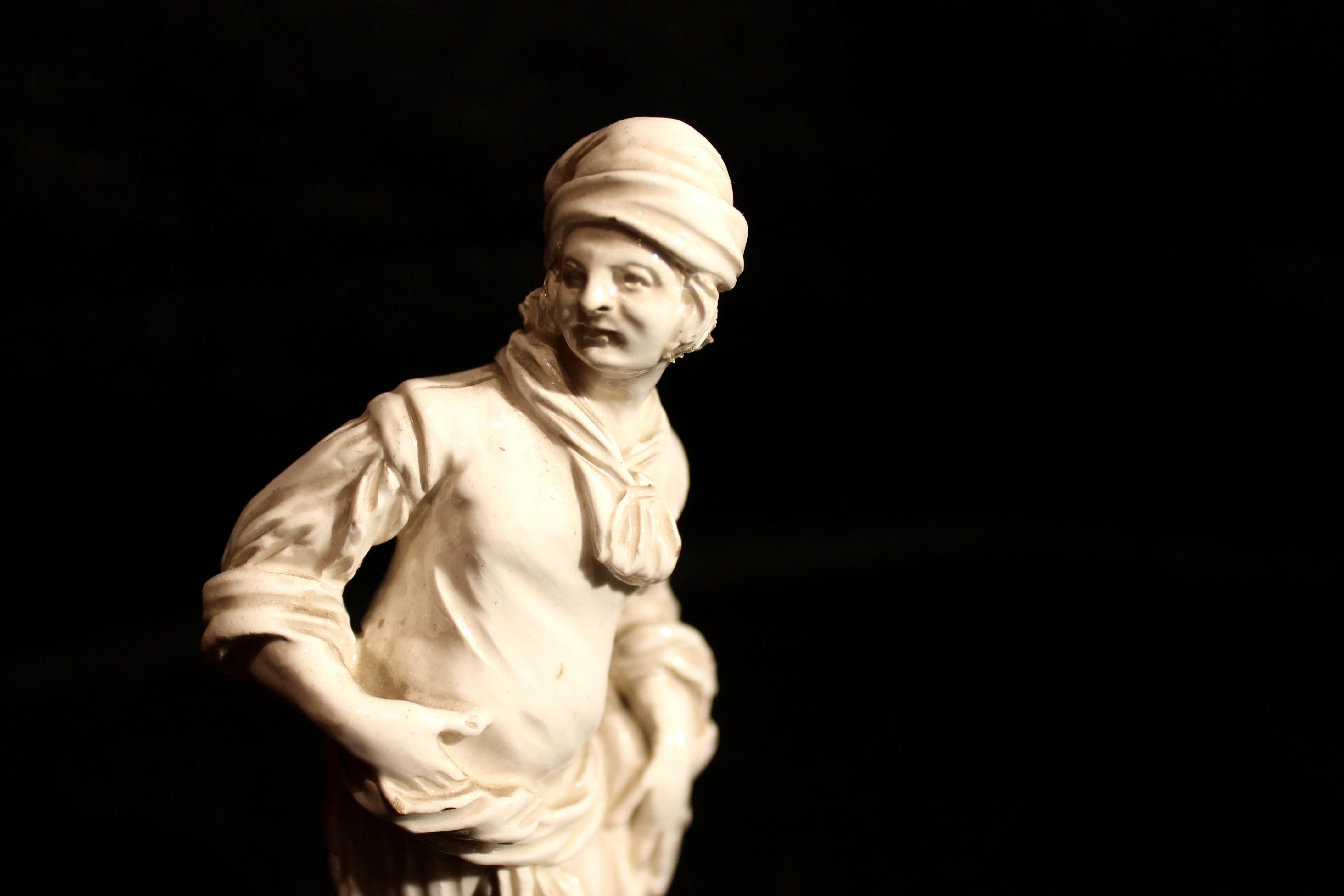 18th Century Capodimonte White Glaze Porcelain Statue Male and Female Figurines For Sale 3