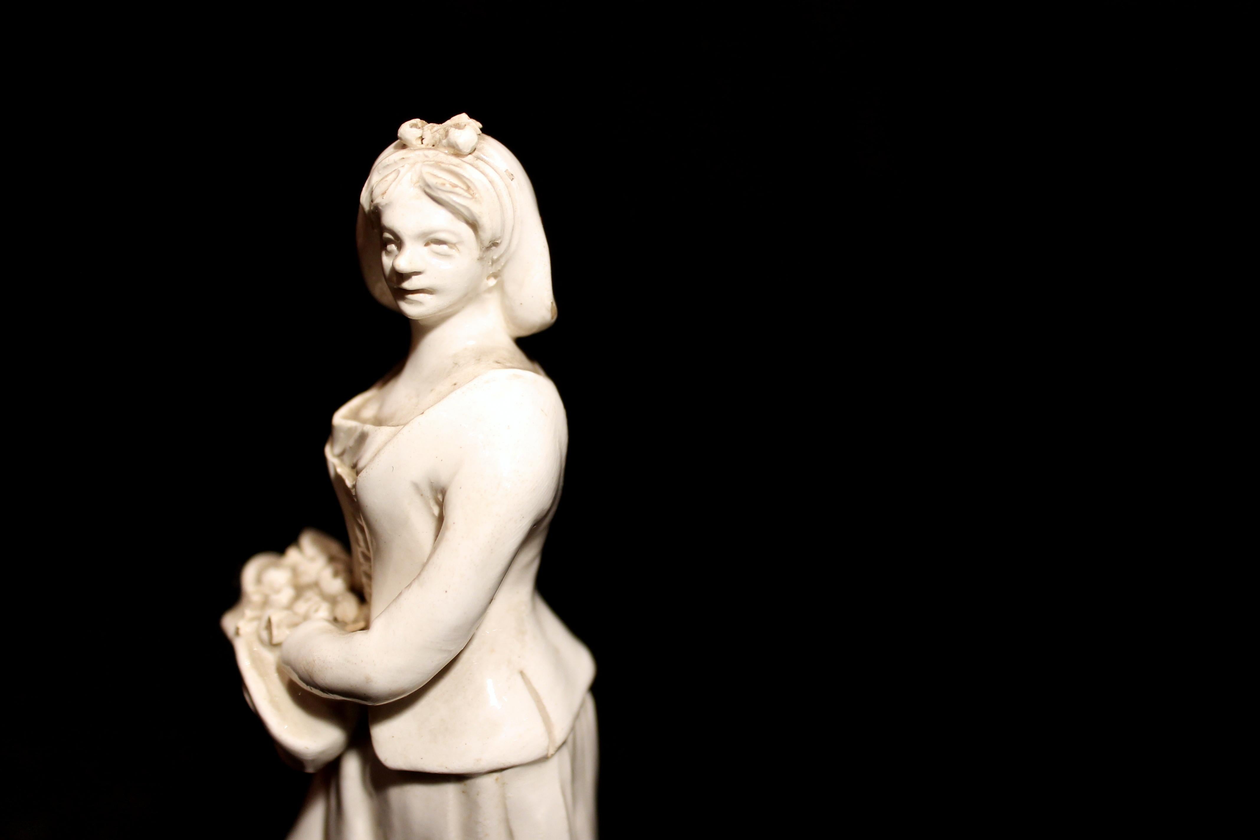 18th Century Capodimonte White Glaze Porcelain Statue Male and Female Figurines For Sale 4