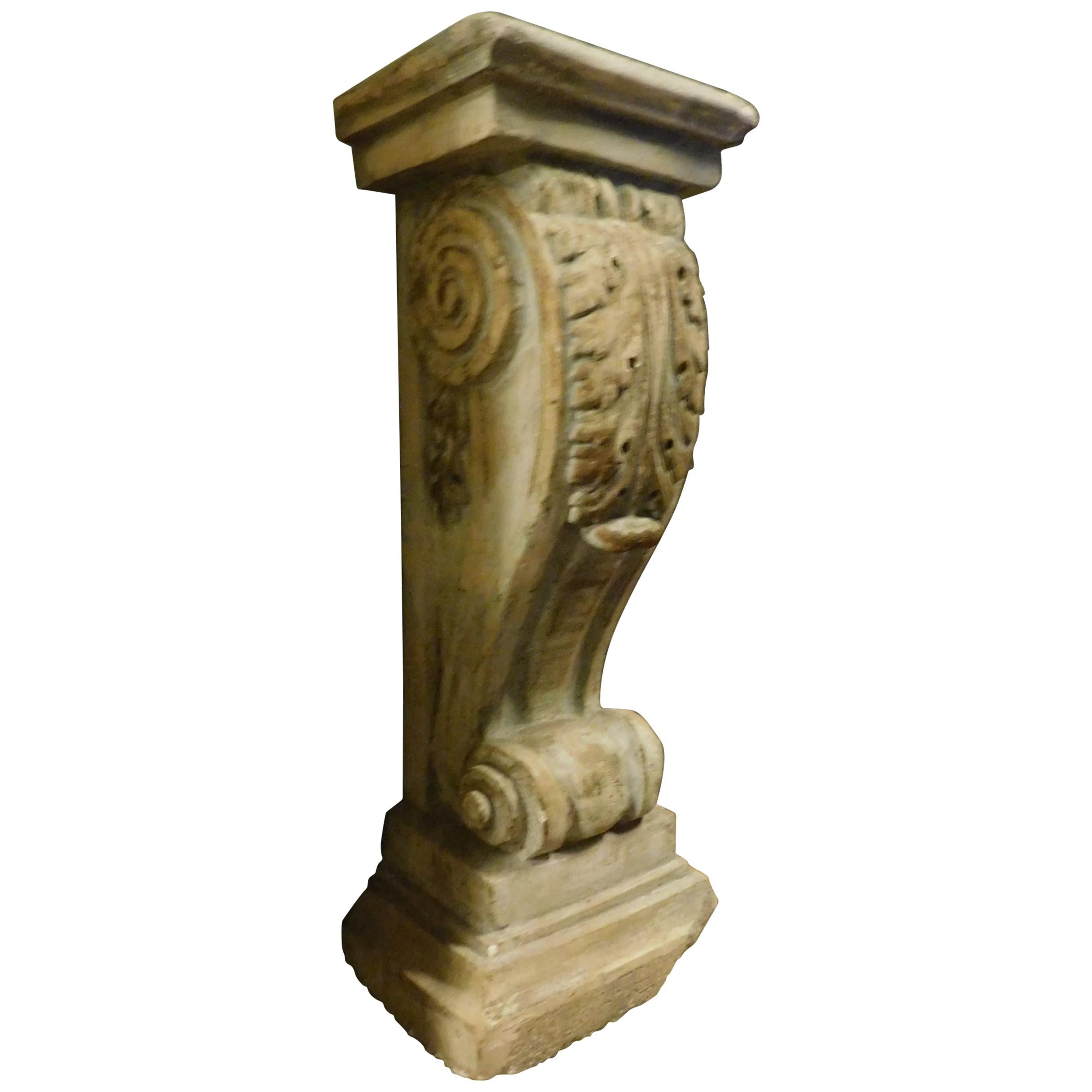 18th Century "Caposcala" for Entrance or Stone Statues Shelf For Sale
