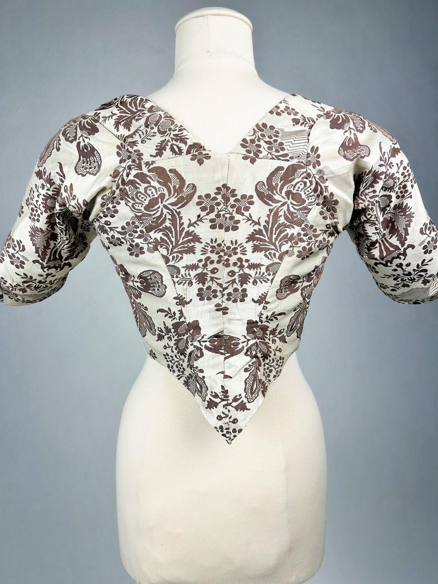Caraco del XVIII secolo in taffetà di seta broccato - Francia Circa 1780 in vendita 3