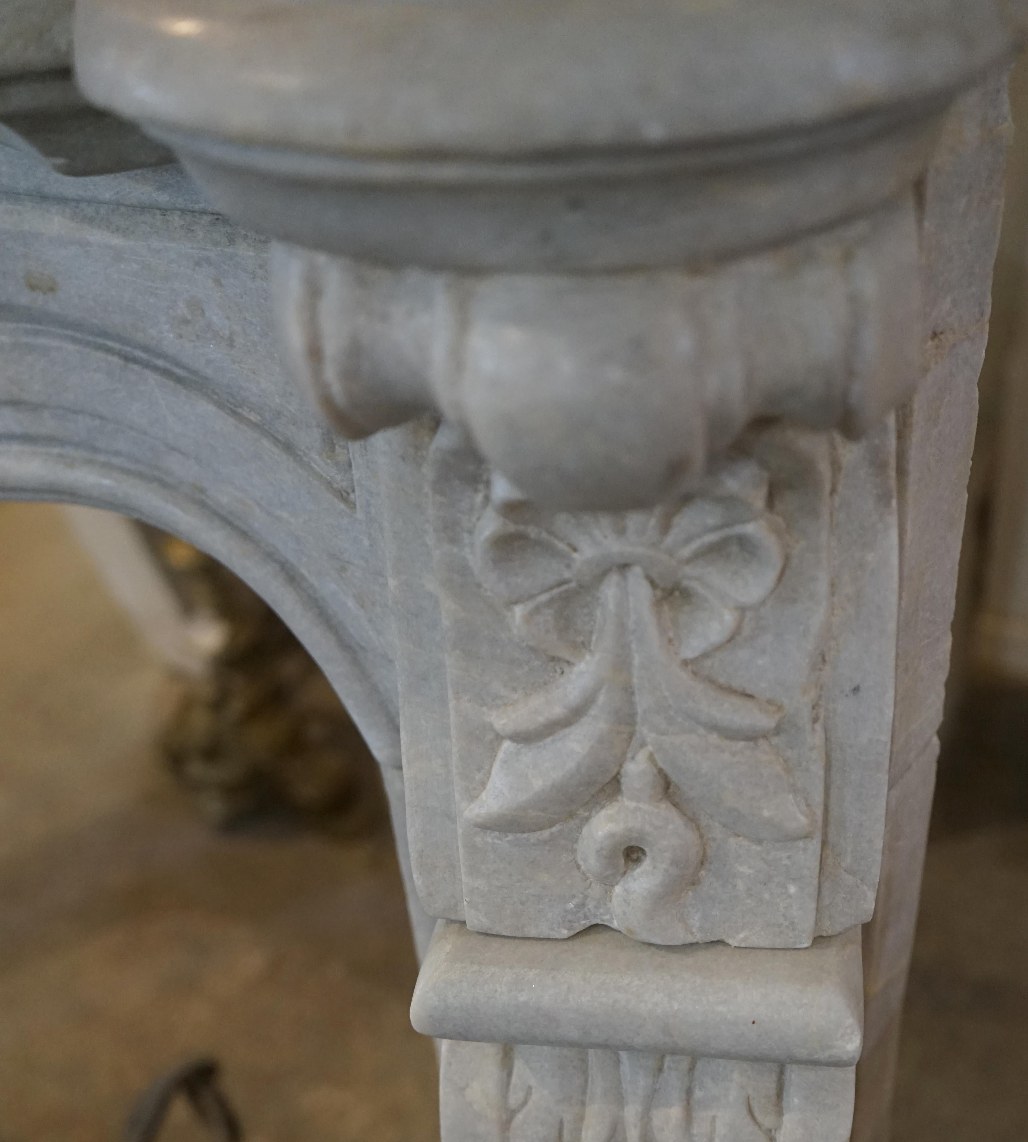 18th Century Carrara Marble Mantel In Good Condition In Dallas, TX