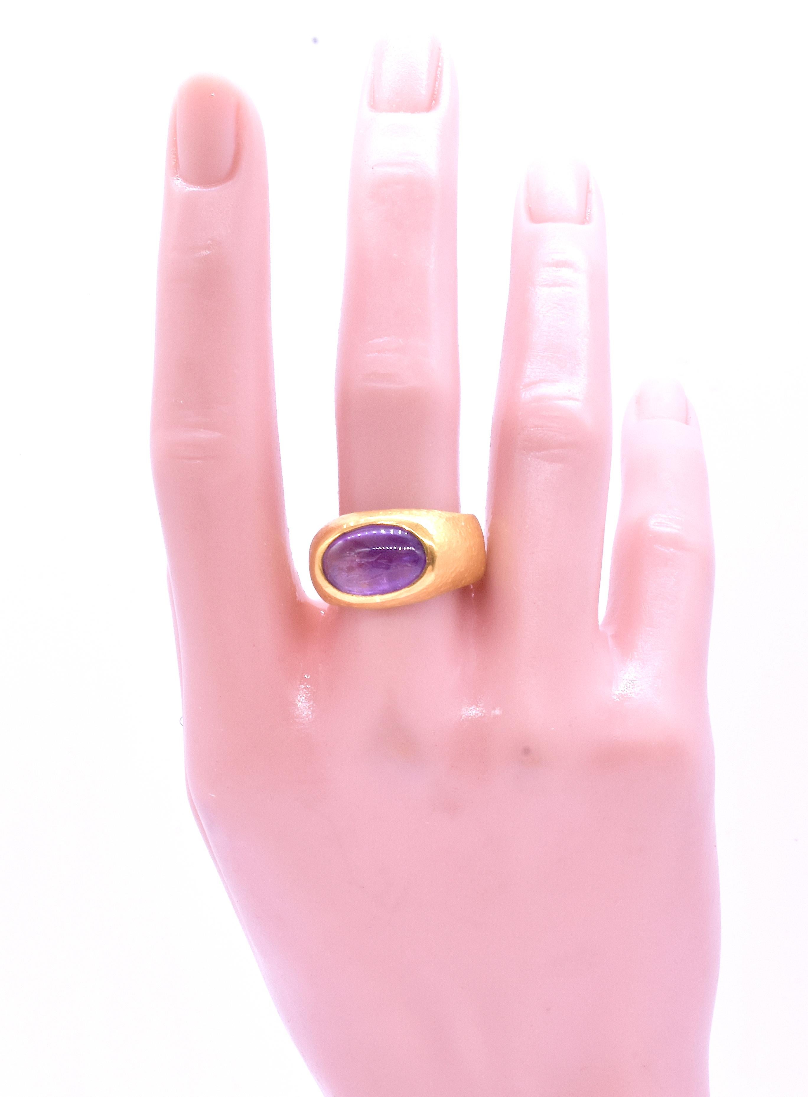 18th Century carved amethyst bird intaglio in later 24K mounted Signet Ring 6