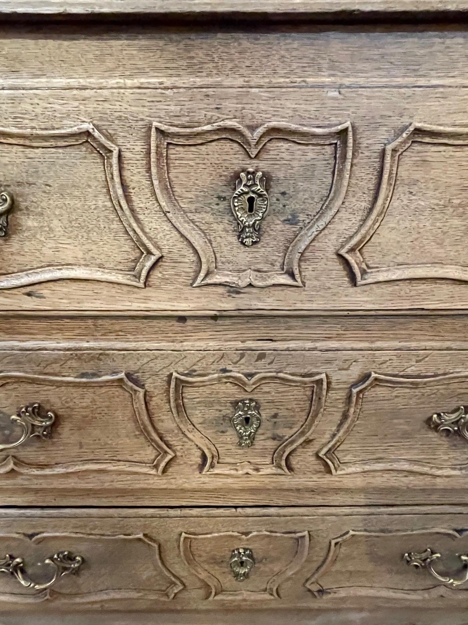 18th Century Carved and Bleached Oak Commode For Sale 2