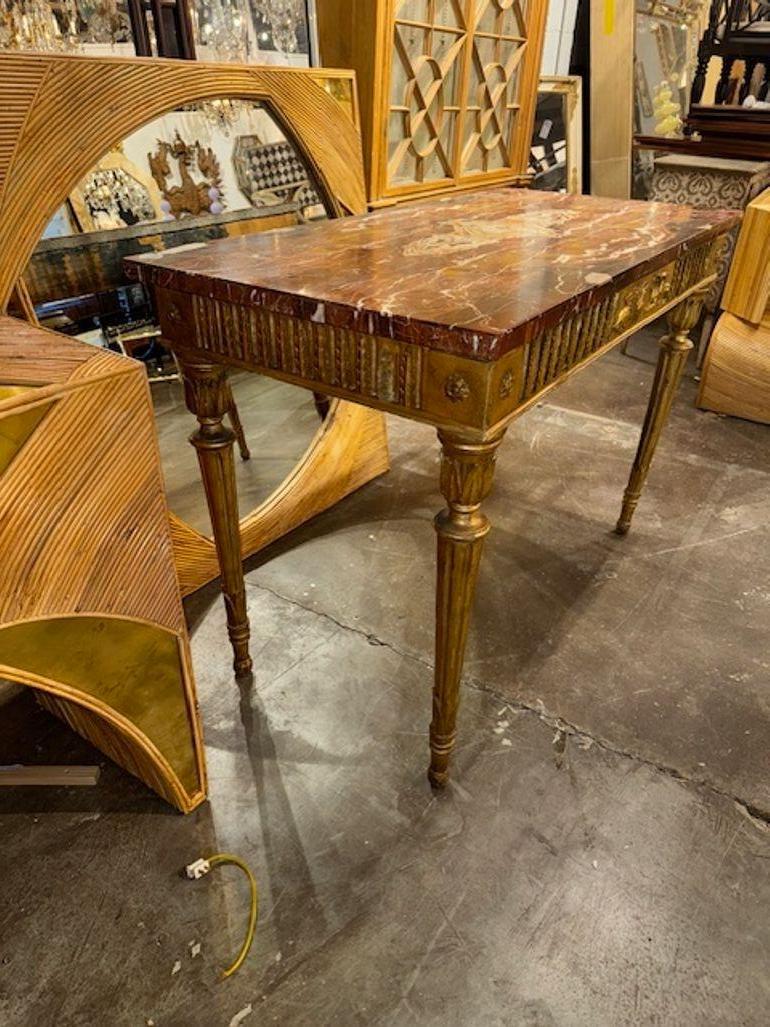 Konsole aus Neapel, Italien, 18. Jahrhundert, geschnitzt und aus Giltwood (Marmor) im Angebot