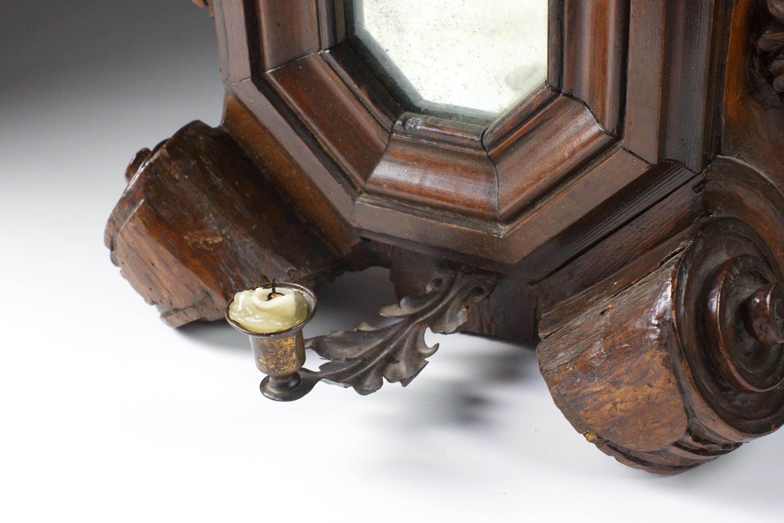 XIXe siècle Miroir Bossu de plafond sculpté du 18ème siècle en vente