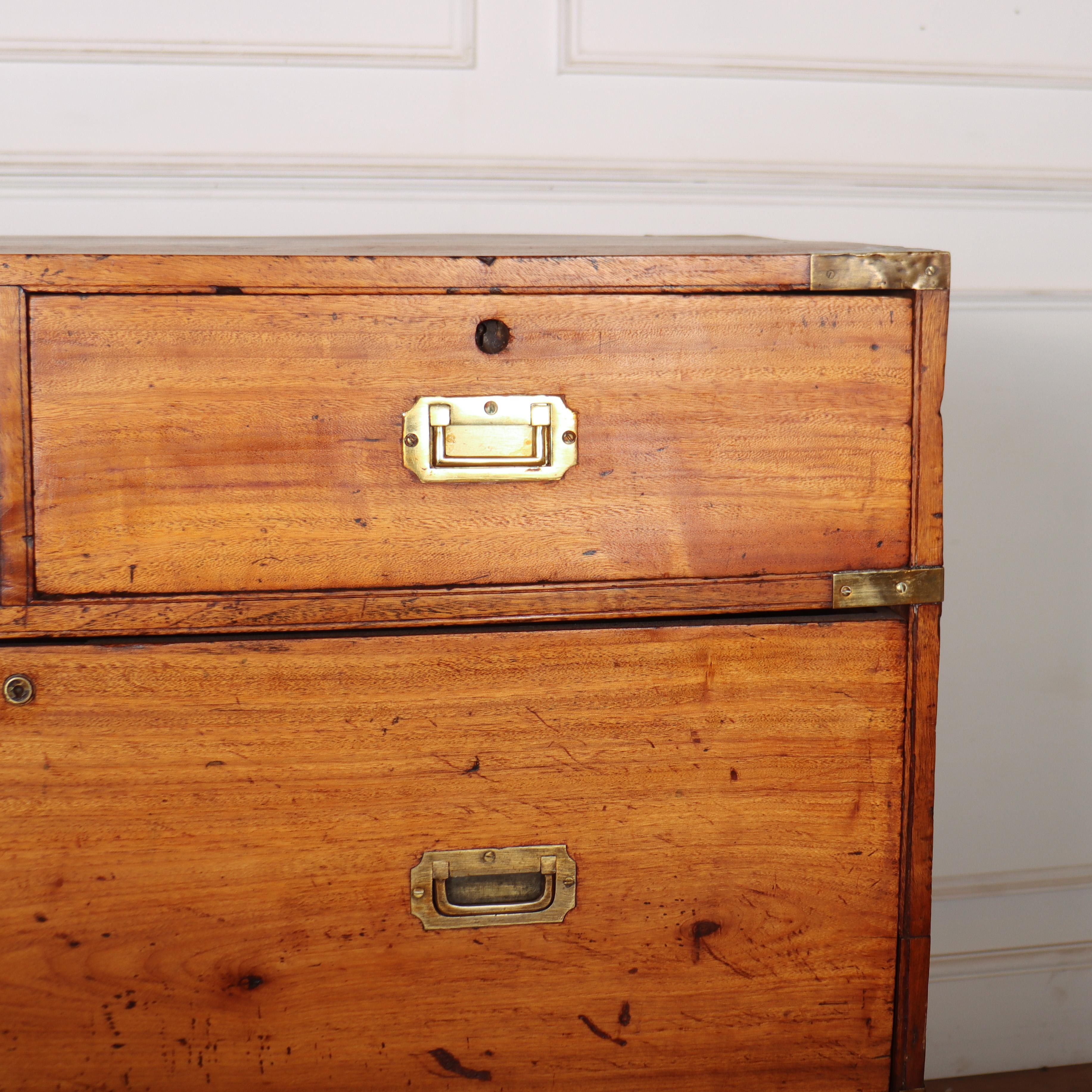 English Military Campaign Chest In Good Condition For Sale In Leamington Spa, Warwickshire