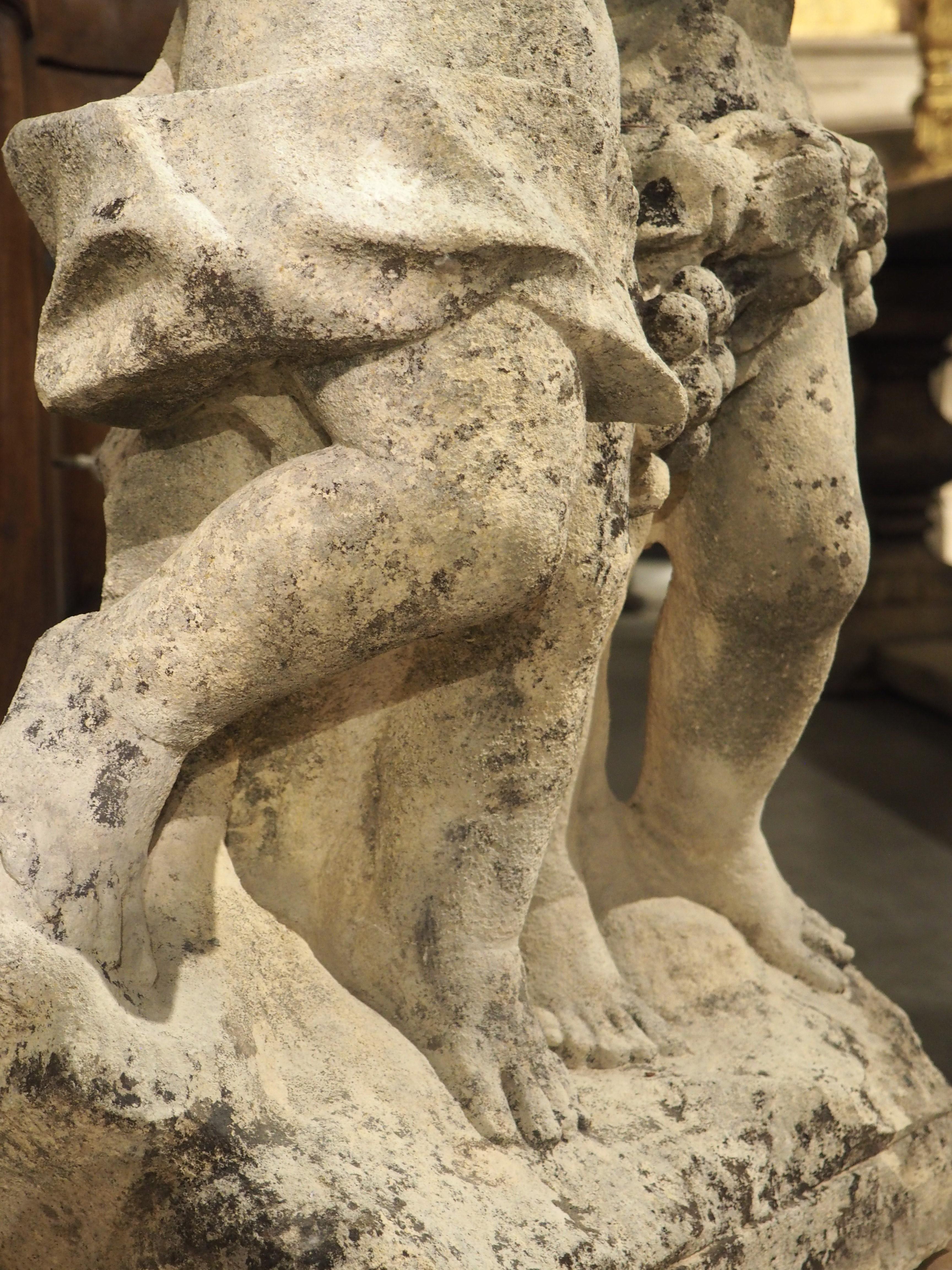 Geschnitzte französische Bacchantische Cherubs-Skulptur aus Kalkstein aus dem 18. Jahrhundert 8