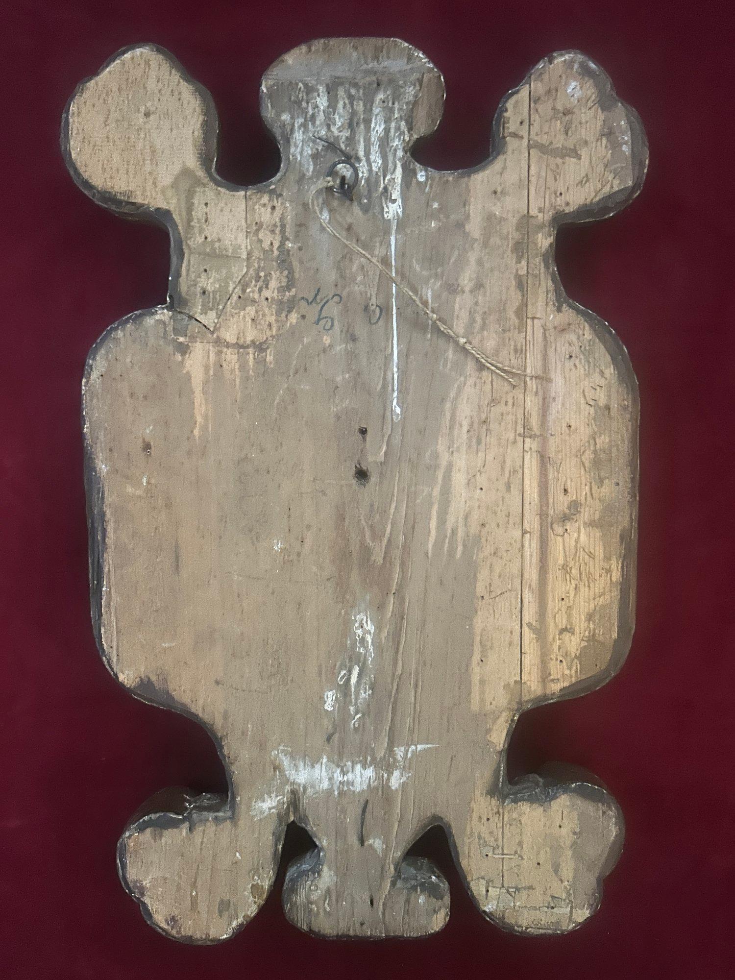 Plaque de cartouche du 18ème siècle sculptée, dorée et polychromée avec armoiries en vente 5