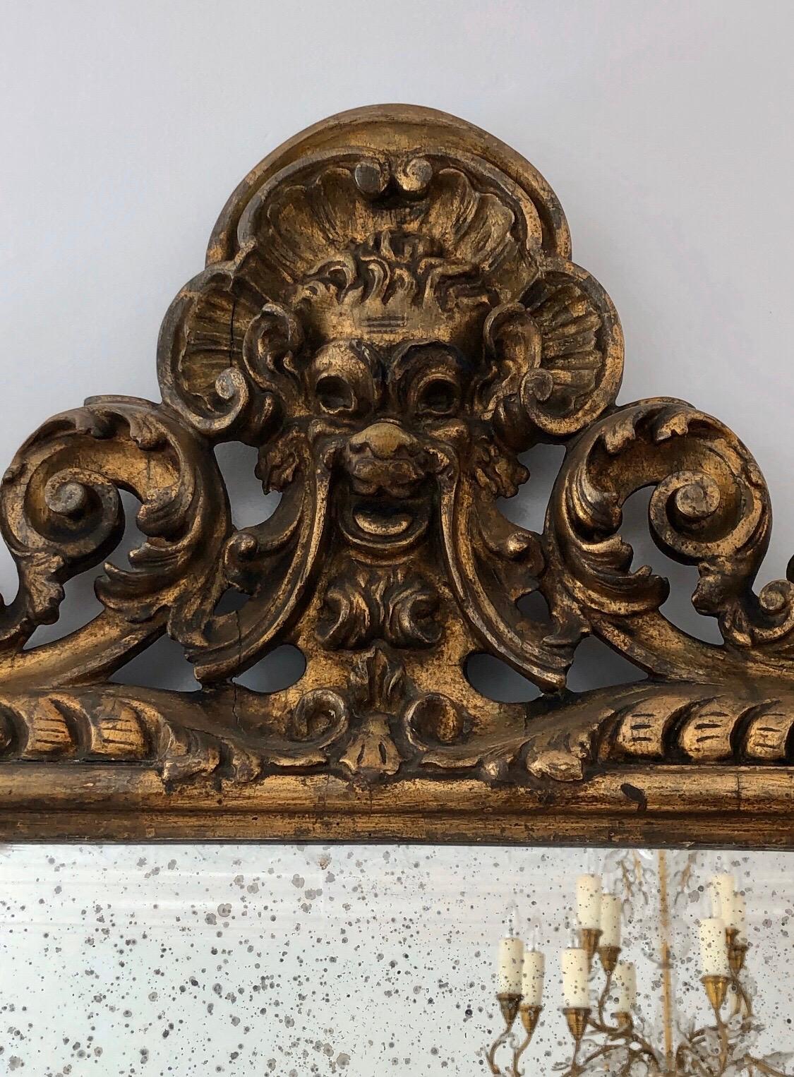 Miroir baroque italien en bois doré sculpté du XVIIIe siècle en vente 4