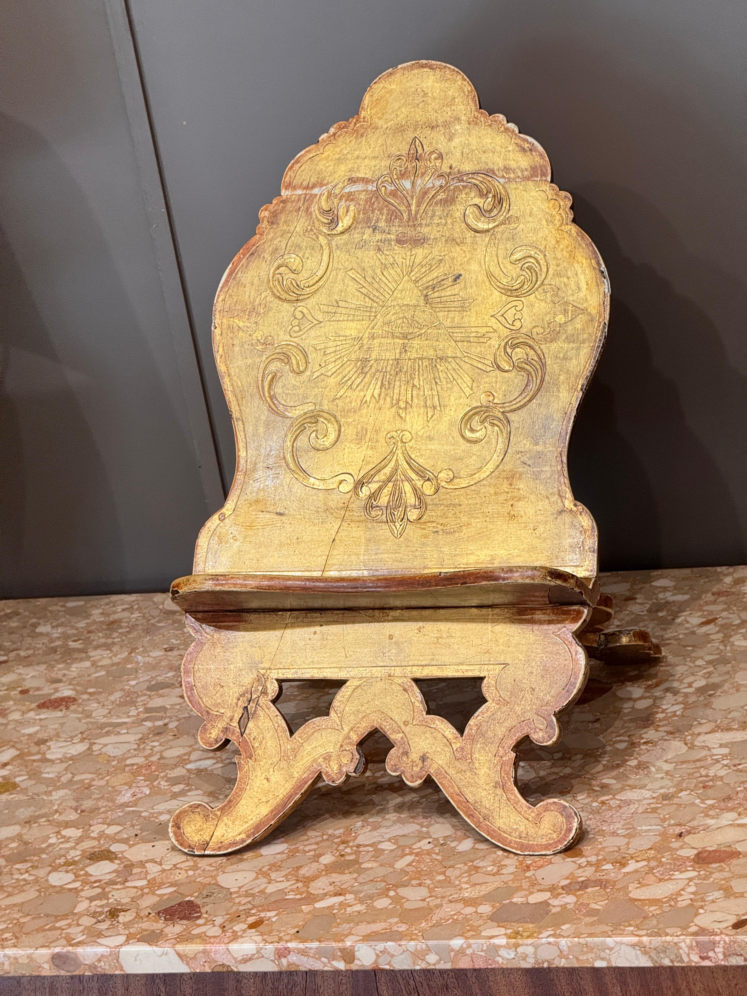 18. Jahrhundert geschnitzt Giltwood Buch Stand (Handgefertigt) im Angebot