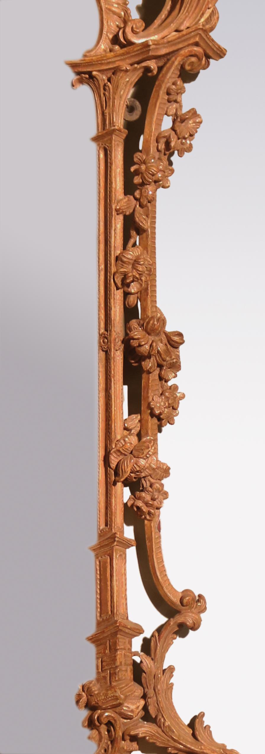 Chinesischer Chippendale-Spiegel aus geschnitztem Goldholz des 18. (Chinese Chippendale) im Angebot