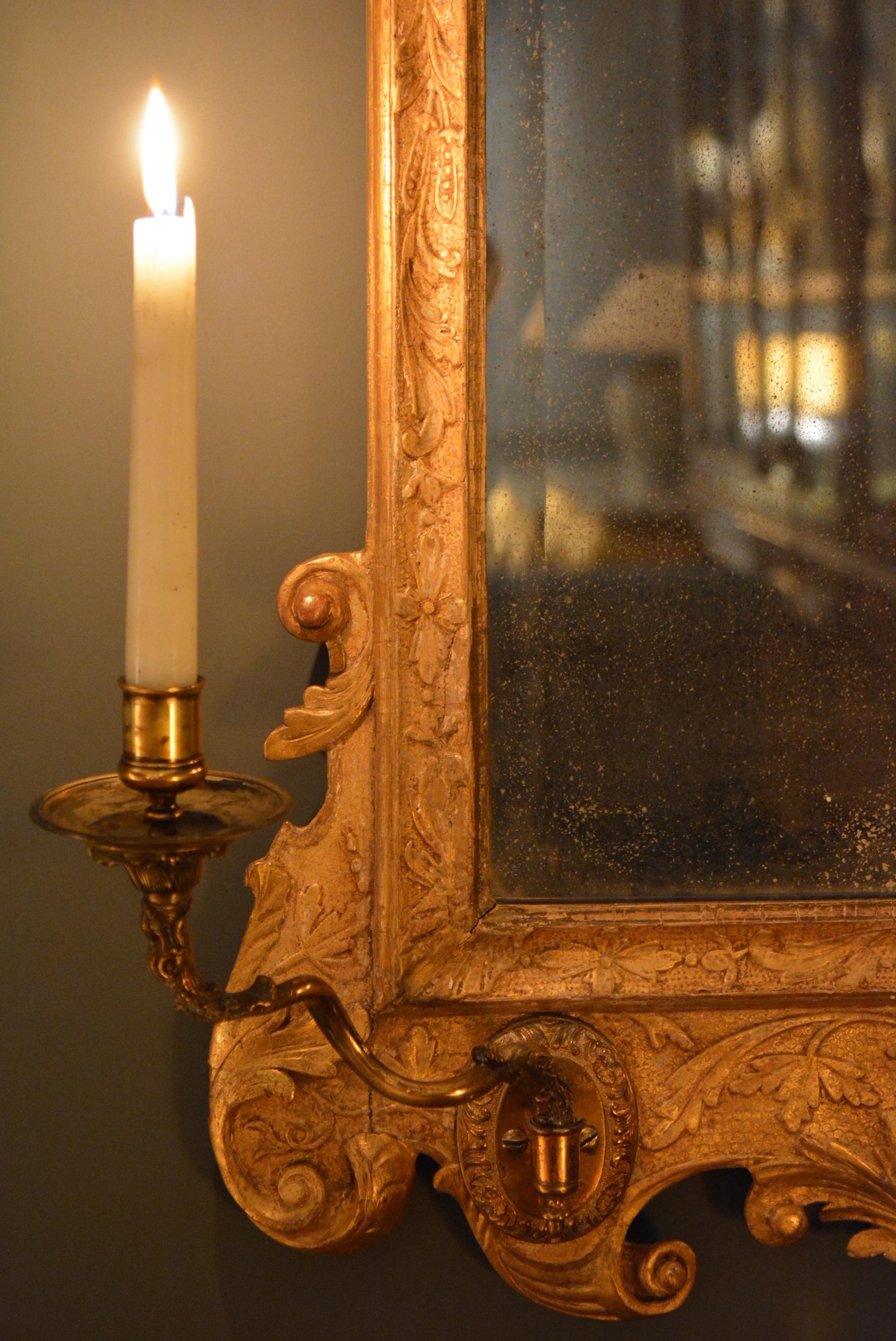 Georgian 18th Century Carved Giltwood Gesso Mirror with Candle Sconces For Sale