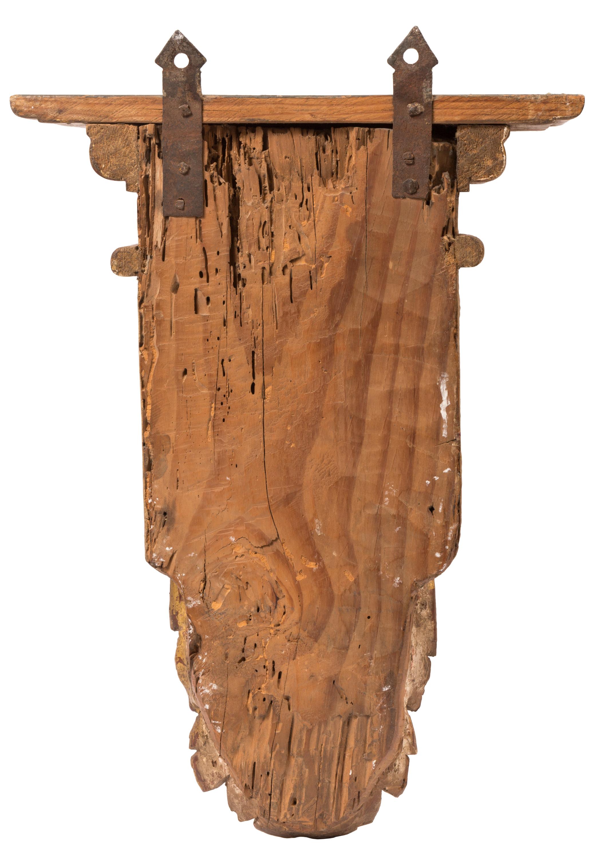 Geschnitztes Regal aus vergoldetem Holz / Wandhalterung / architektonischer Korbel aus dem 18. Jahrhundert (Handgeschnitzt) im Angebot