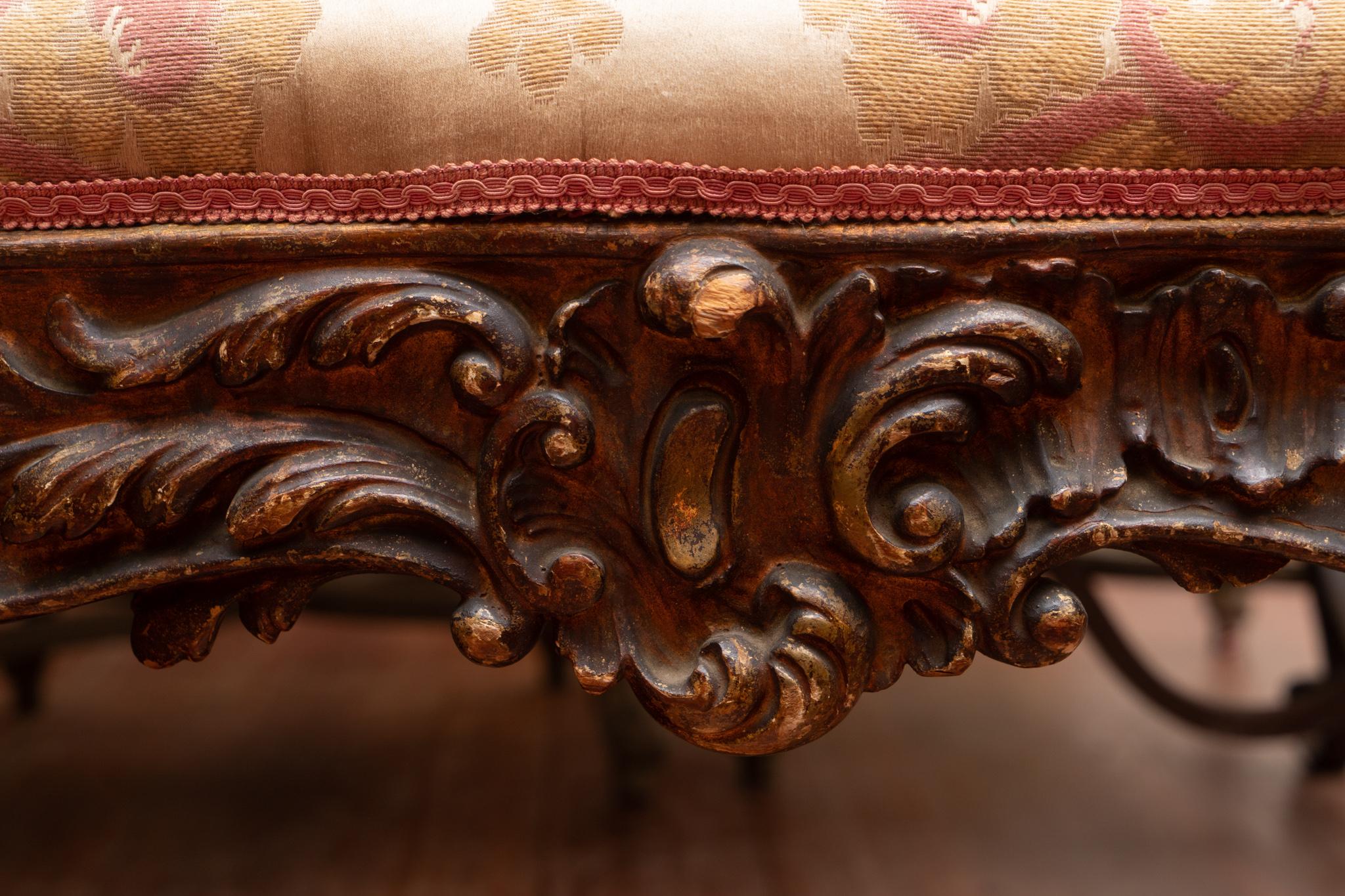 18th Century Carved Italian Bench In Good Condition For Sale In New Orleans, LA