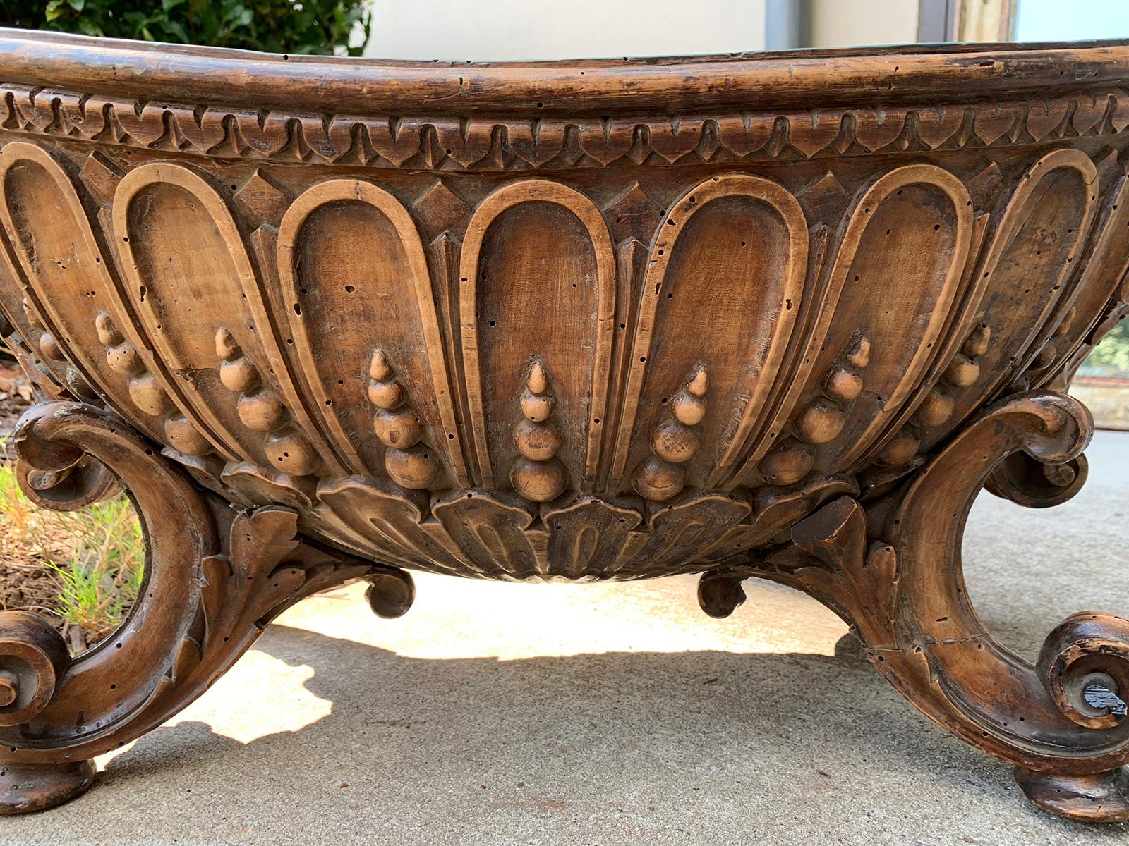18th Century Carved Italian Wooden Centerpiece 6