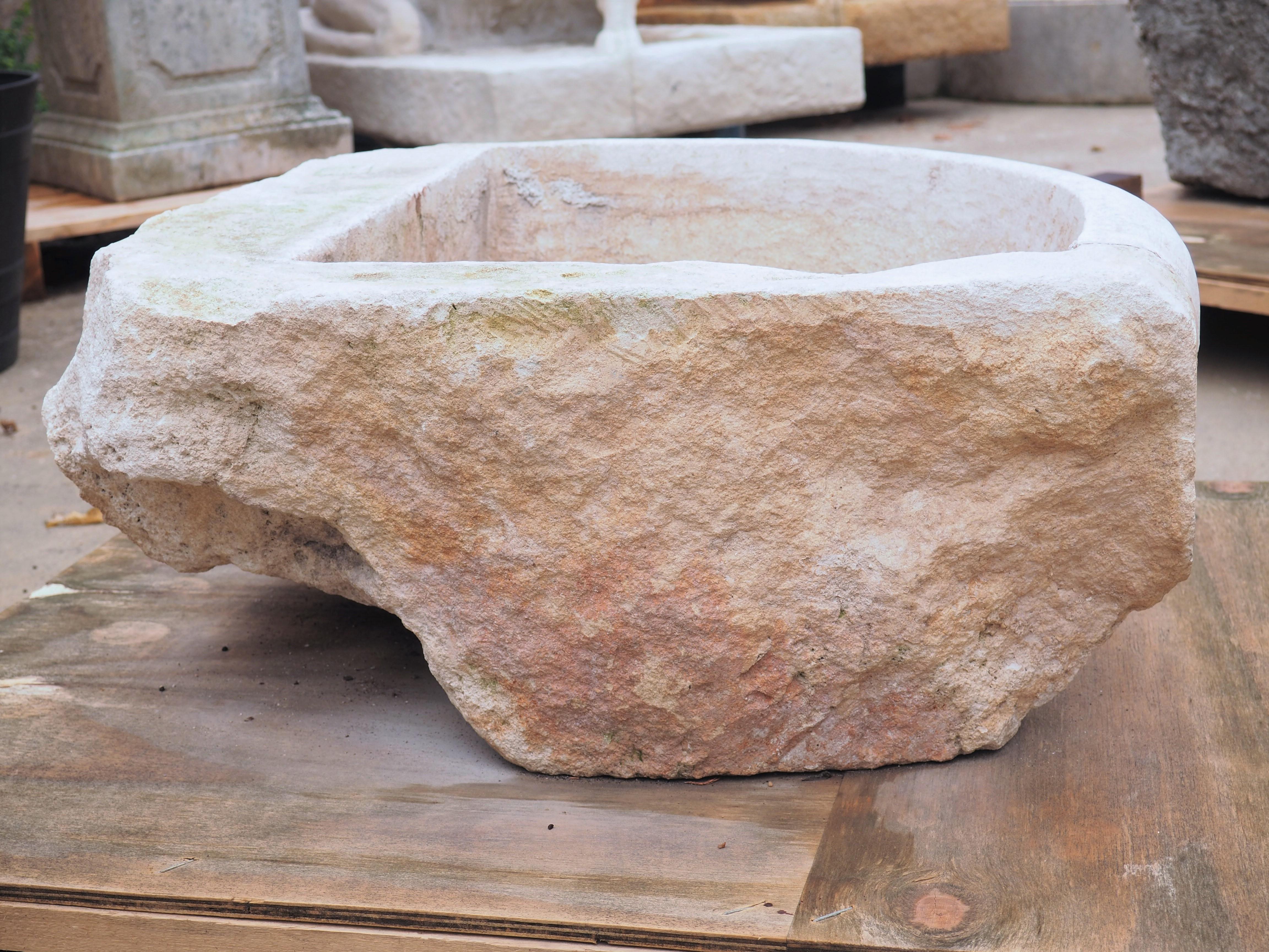 Hand-Carved 18th Century Carved Limestone Corner Sink or Fountain Basin from Apt, France For Sale