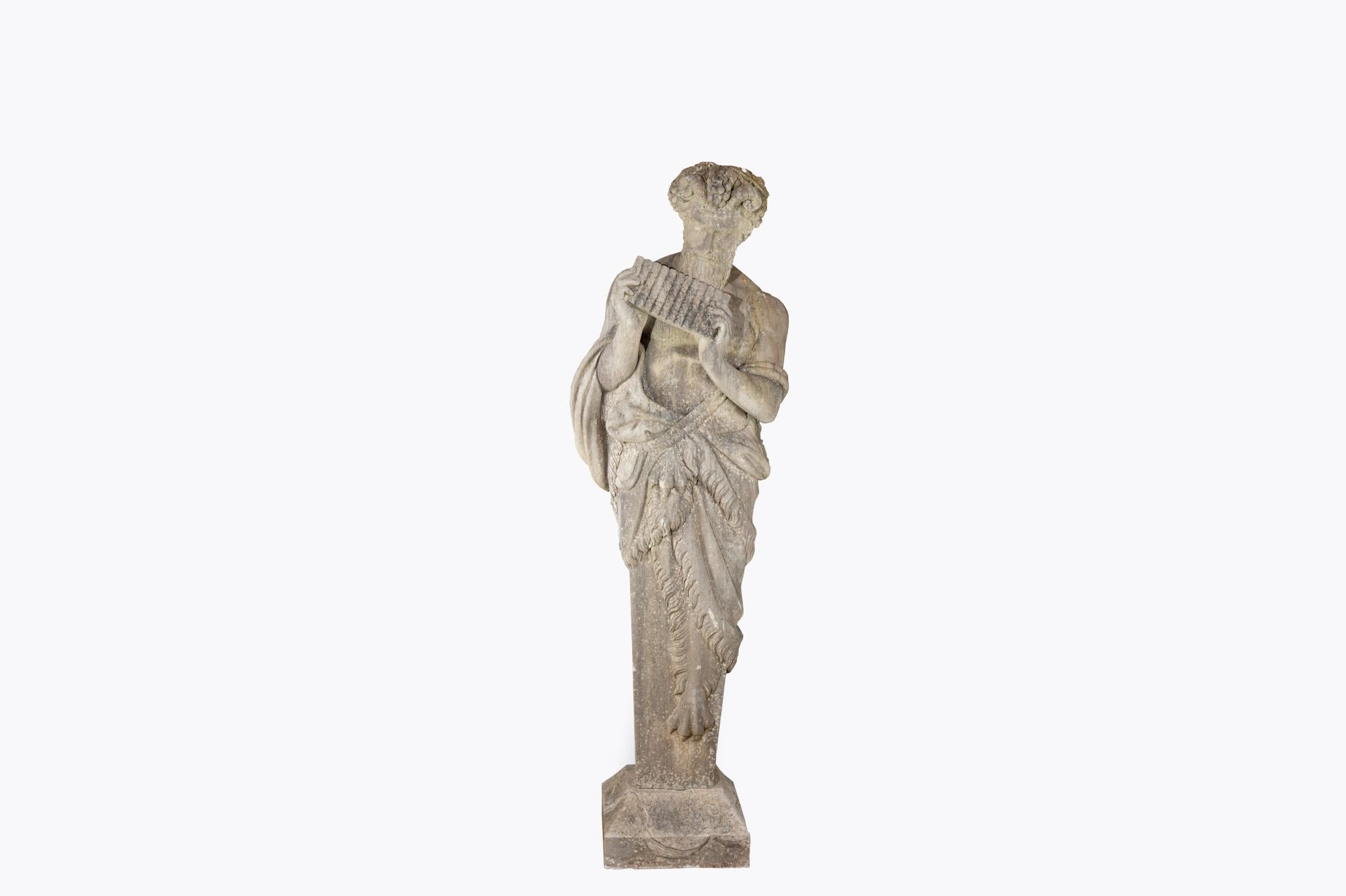 Georgien Sculpture de 6 pieds de haut en pierre calcaire sculptée du 18ème siècle représentant la panthère mythologique en vente