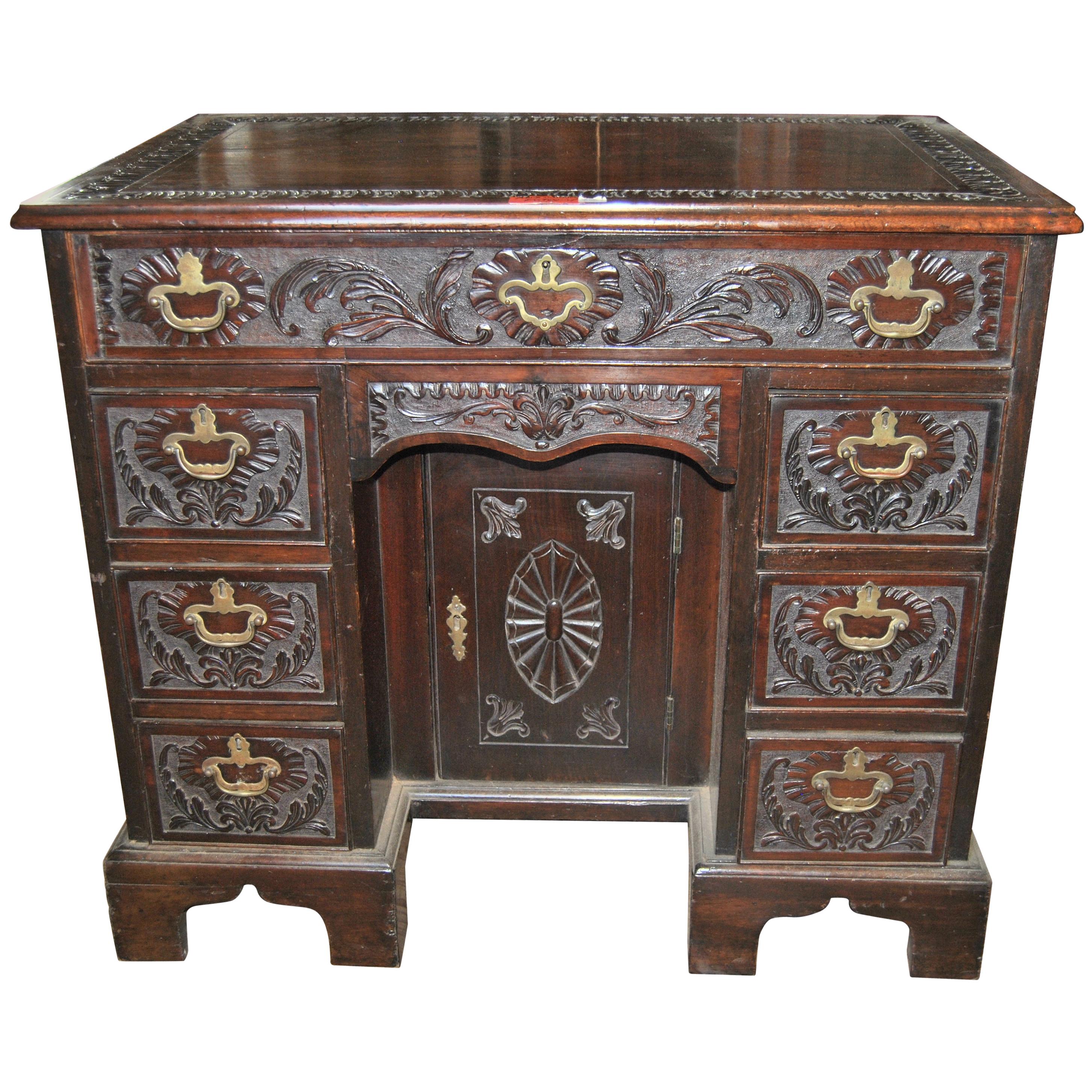 18th Century Carved Mahogany Dressing Table For Sale