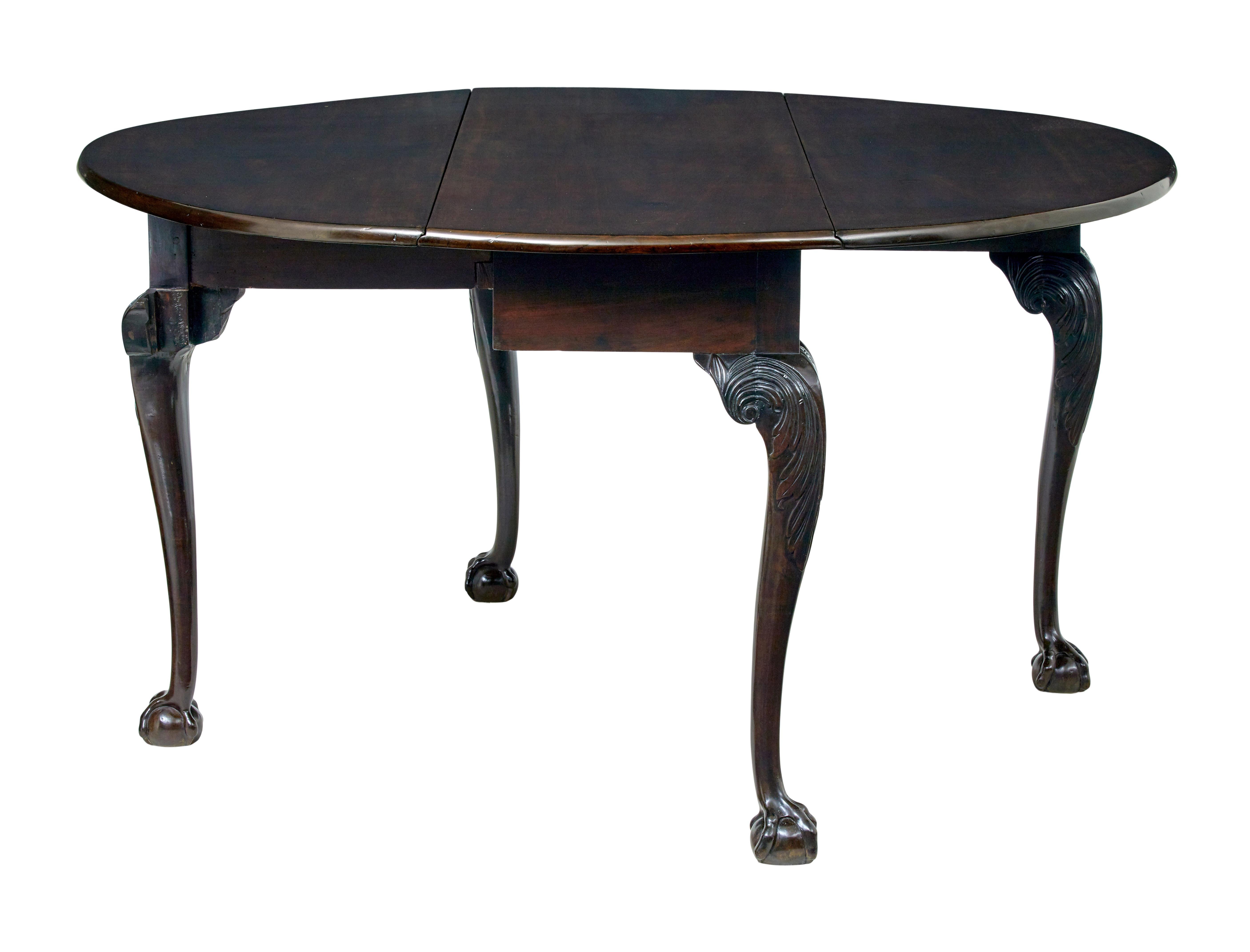 Chippendale 18th Century carved mahogany drop leaf table For Sale