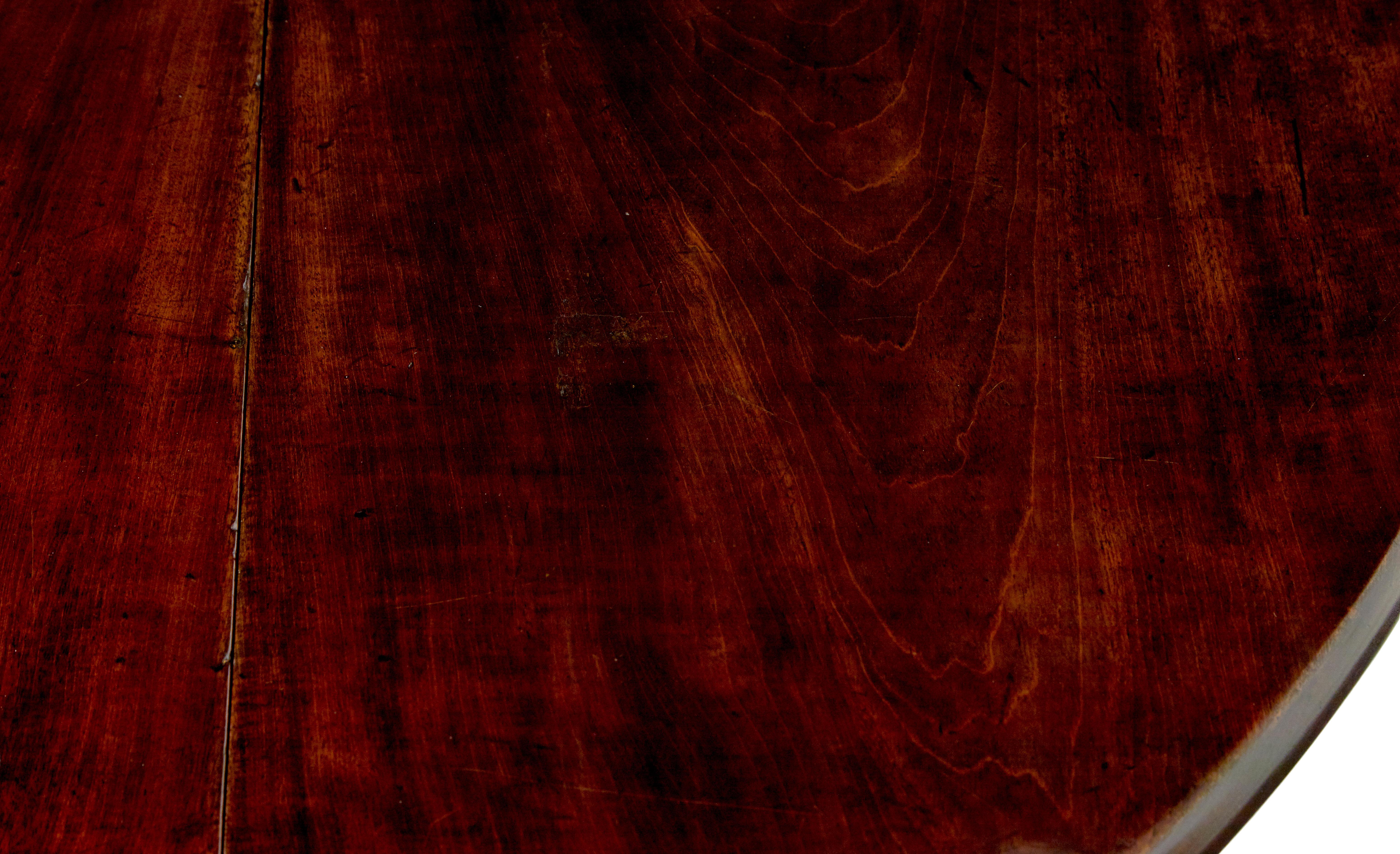 Carved 18th Century carved mahogany drop leaf table For Sale