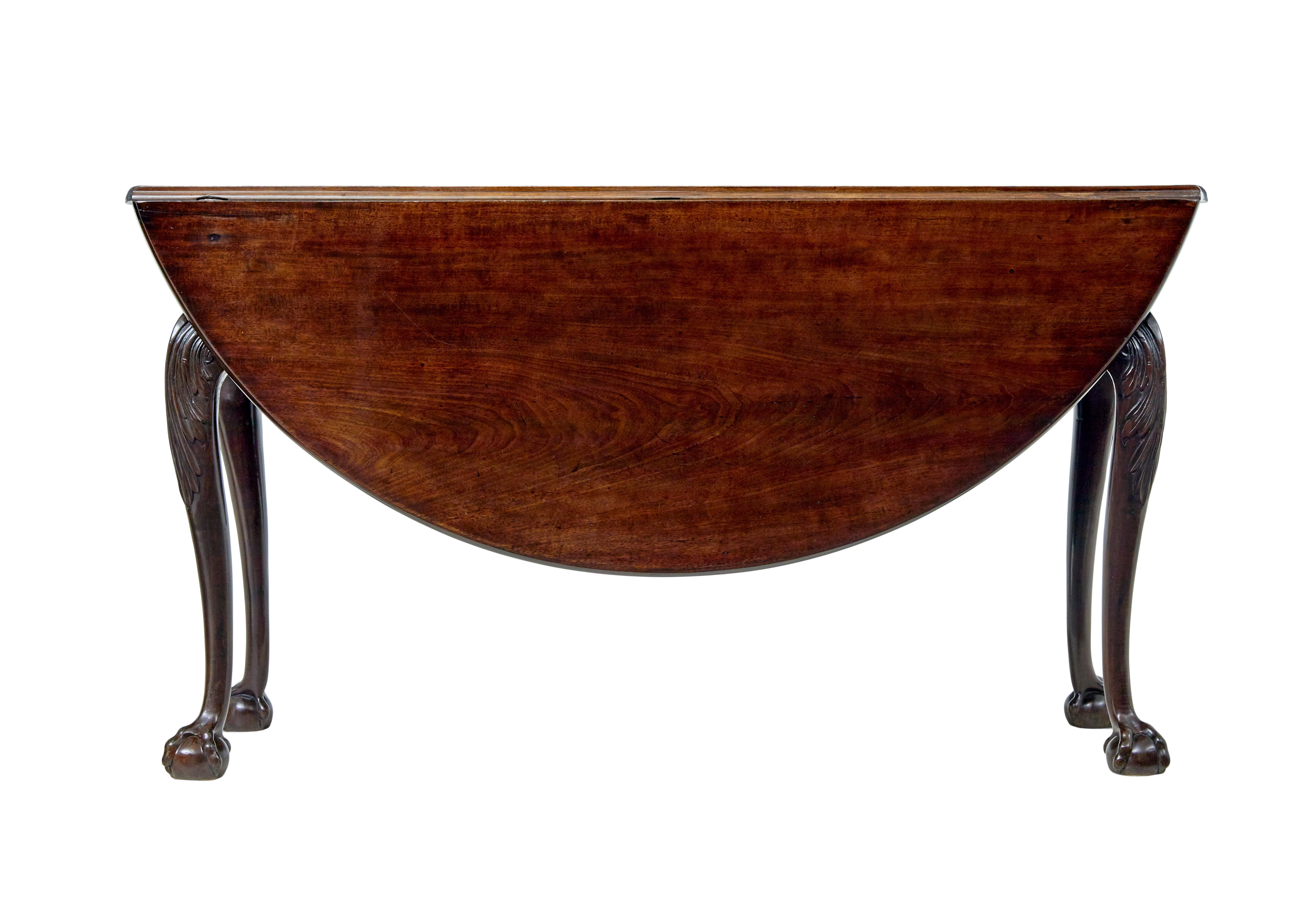 Late 18th Century 18th Century carved mahogany drop leaf table For Sale
