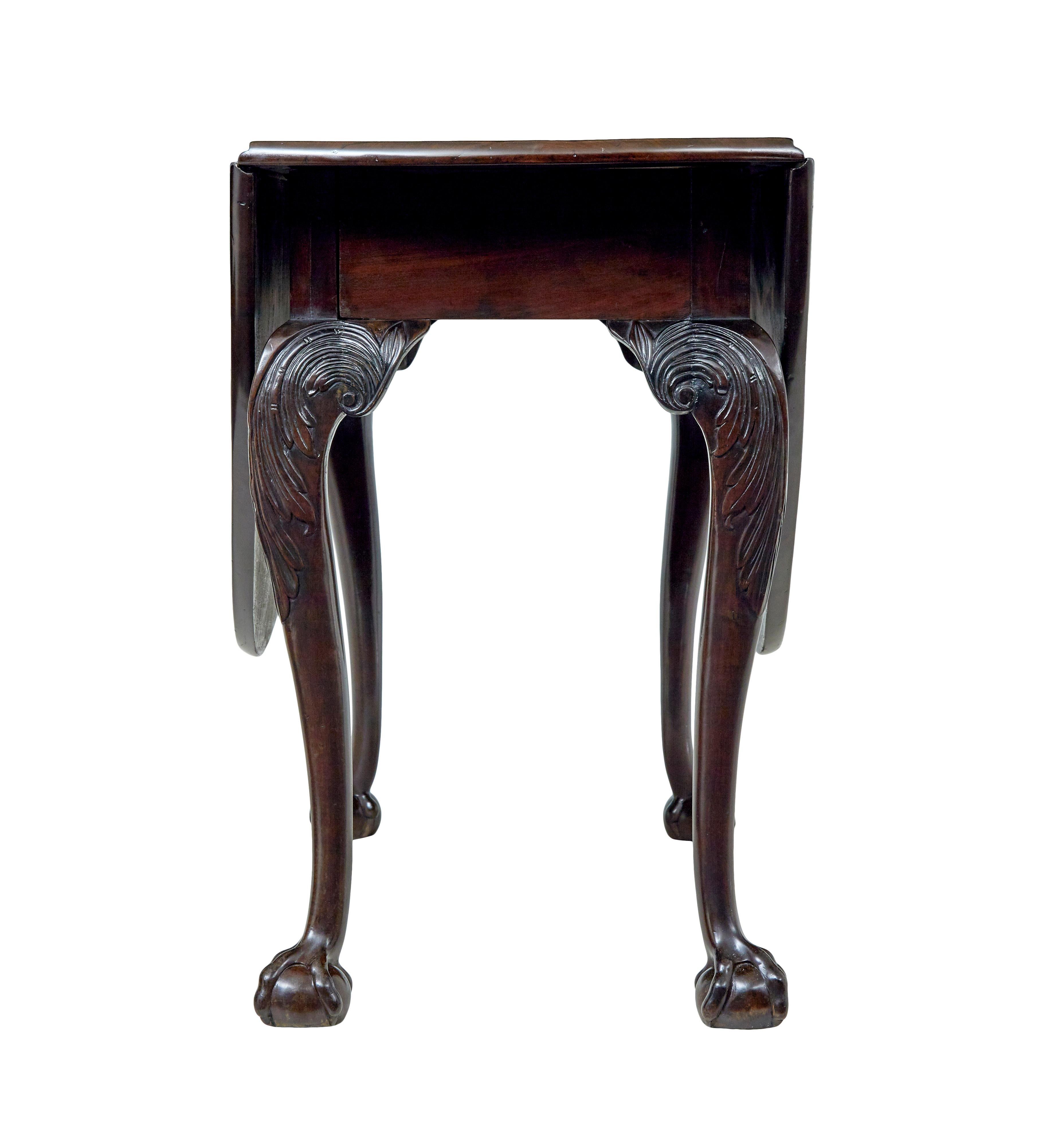 Mahogany 18th Century carved mahogany drop leaf table For Sale