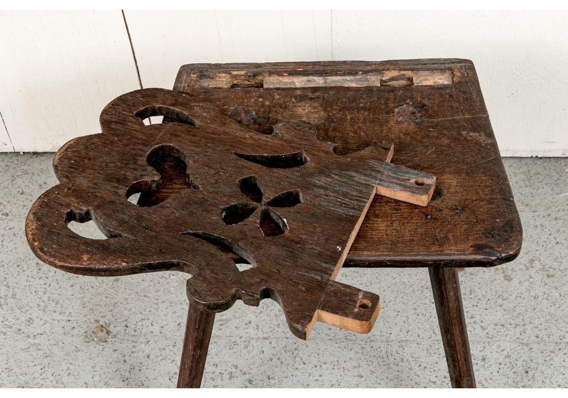 18th Century Carved Moravian Or Swiss Stabelle Side Chair en vente 3