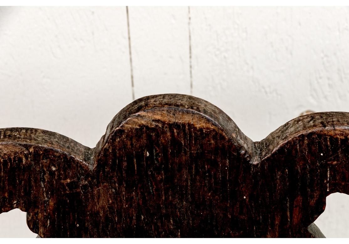 Sculpté à la main 18th Century Carved Moravian Or Swiss Stabelle Side Chair en vente