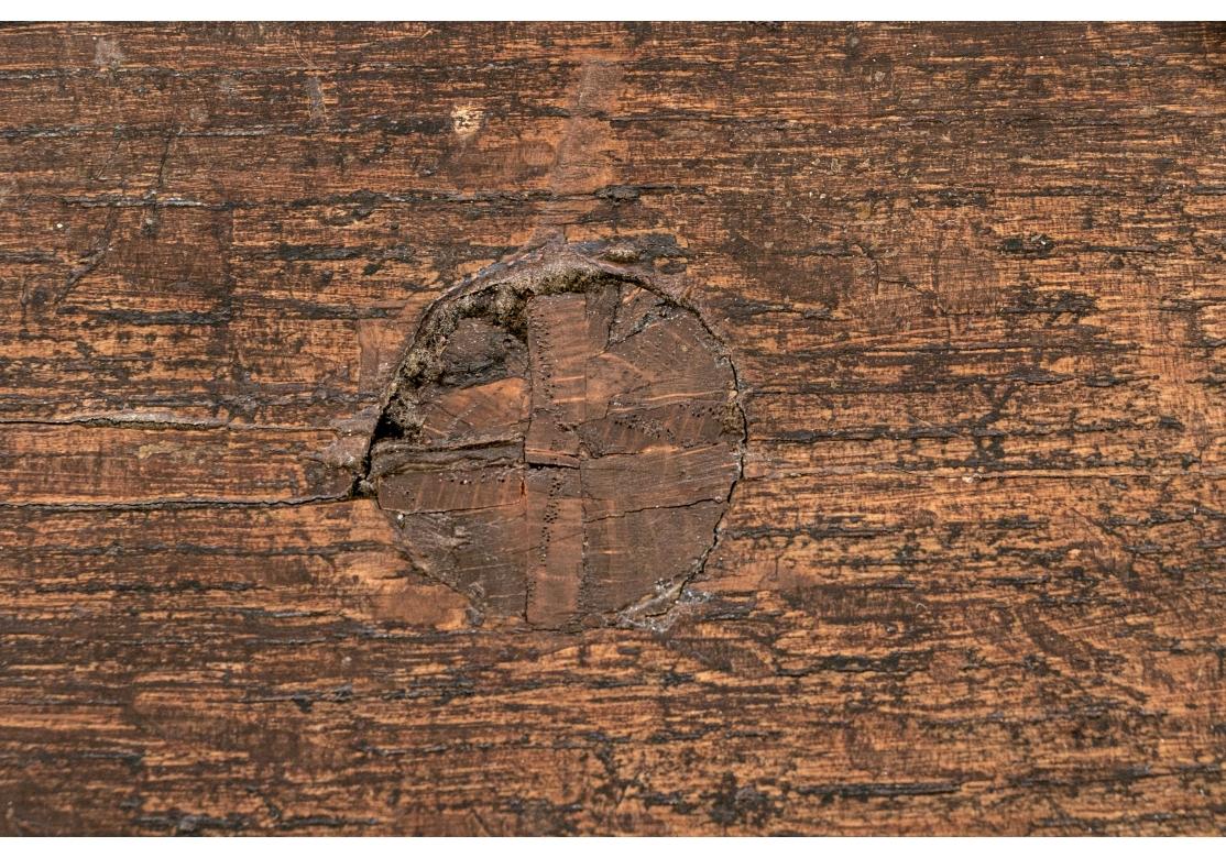 18th Century Carved Moravian Or Swiss Stabelle Side Chair Abîmé - En vente à Bridgeport, CT