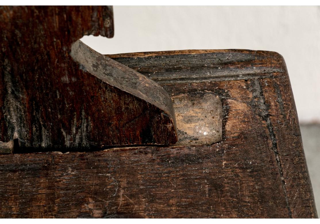 XVIIIe siècle et antérieur 18th Century Carved Moravian Or Swiss Stabelle Side Chair en vente