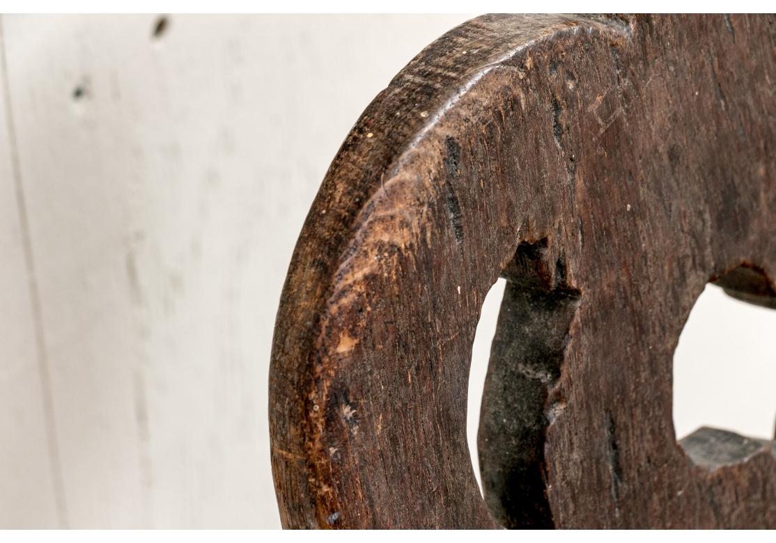 Bois 18th Century Carved Moravian Or Swiss Stabelle Side Chair en vente