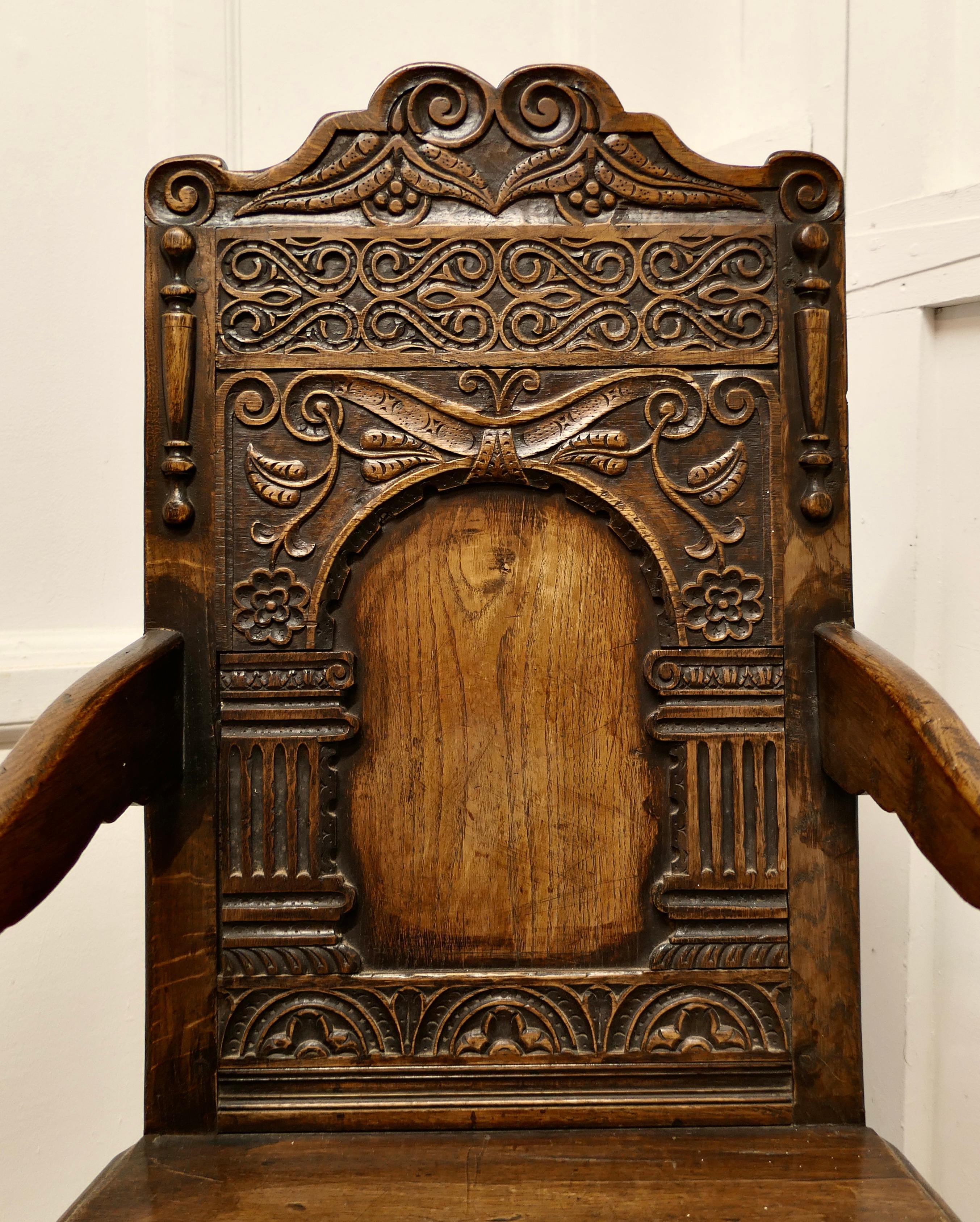 18. Jahrhundert Eiche geschnitzt Celtic Wainscot Stuhl  Das ist ein hübscher Stuhl  im Zustand „Gut“ im Angebot in Chillerton, Isle of Wight
