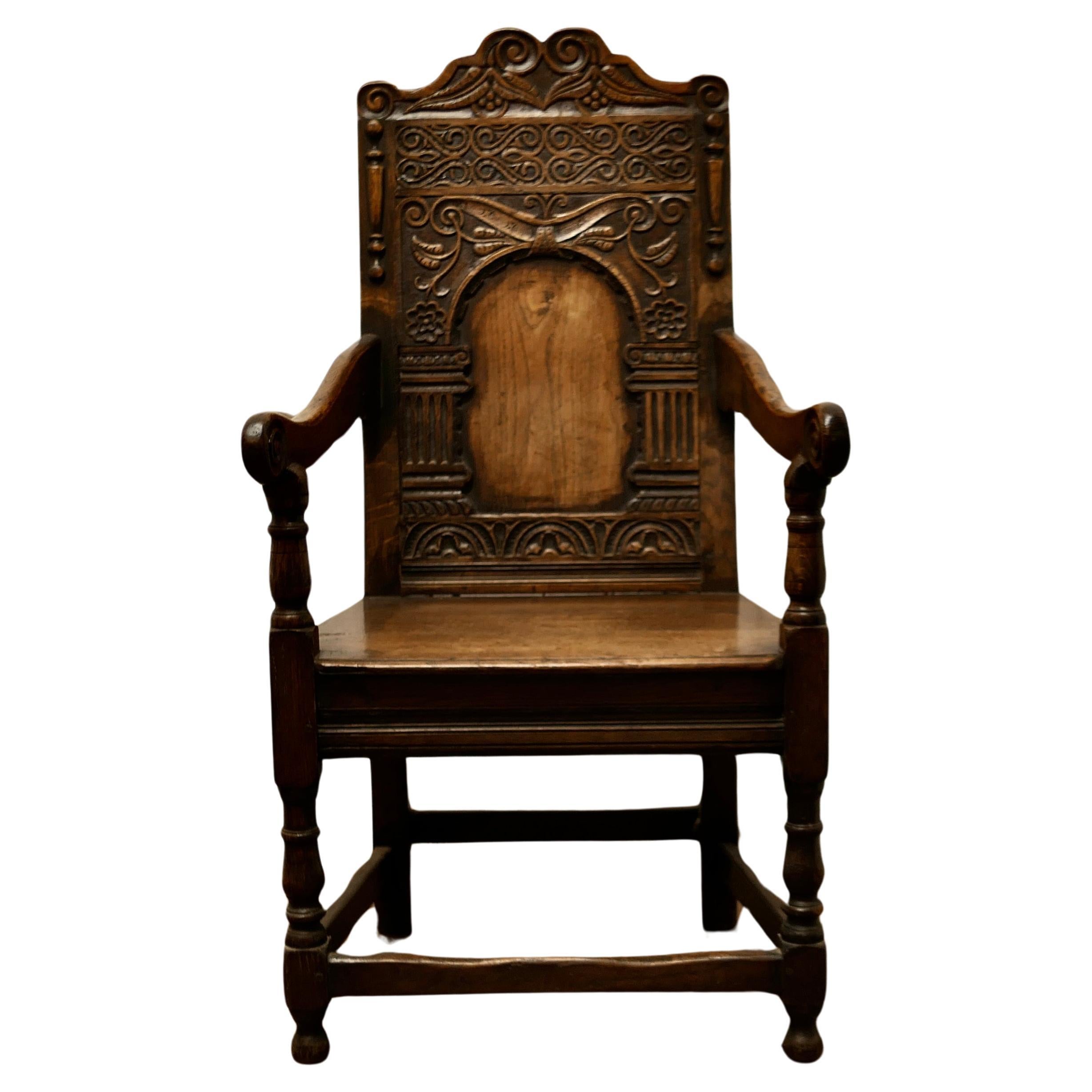 Chaise celtique Wainscot en chêne sculpté du 18ème siècle  C'est une belle chaise  en vente