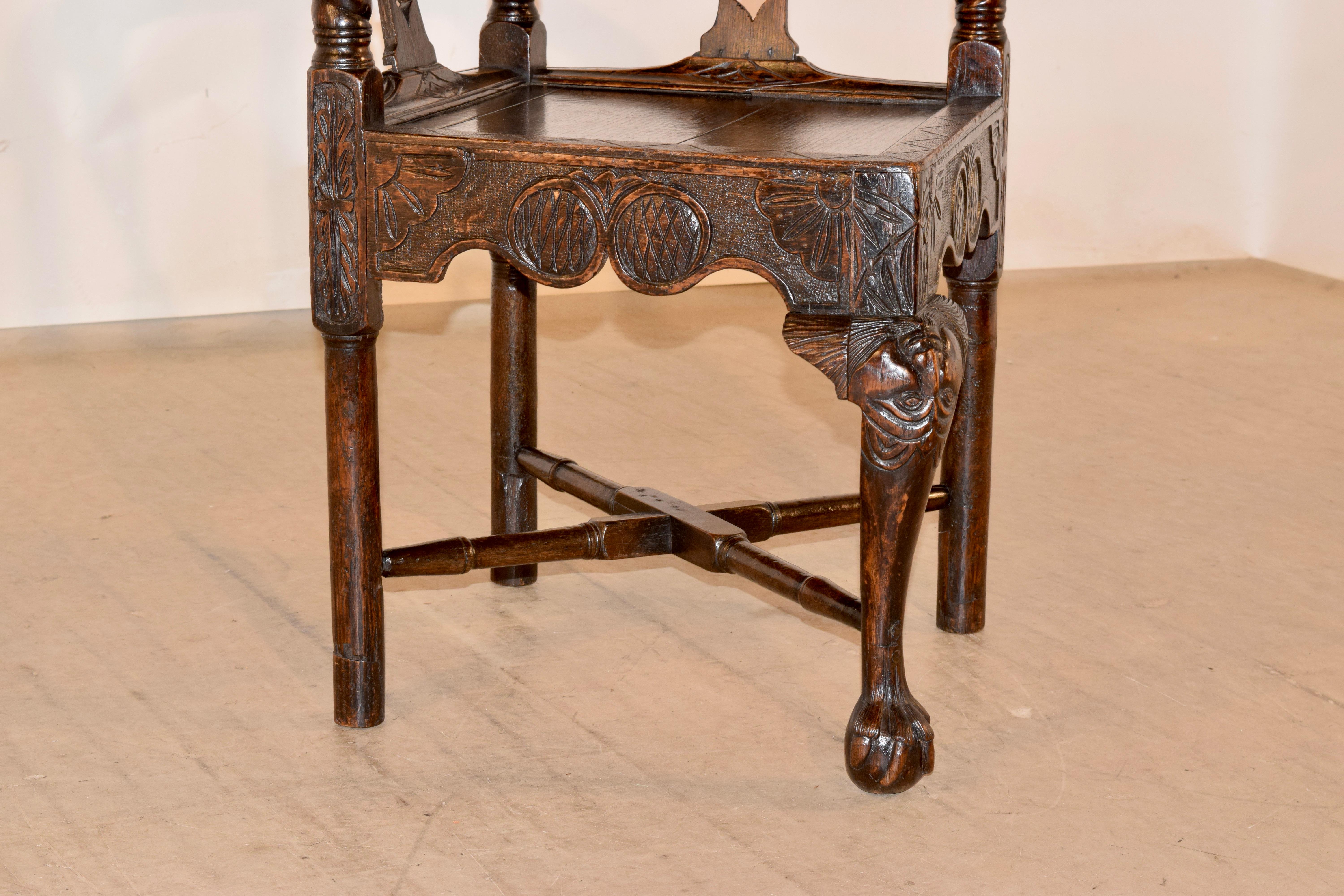 18th Century Carved Oak Corner Chair In Good Condition For Sale In High Point, NC