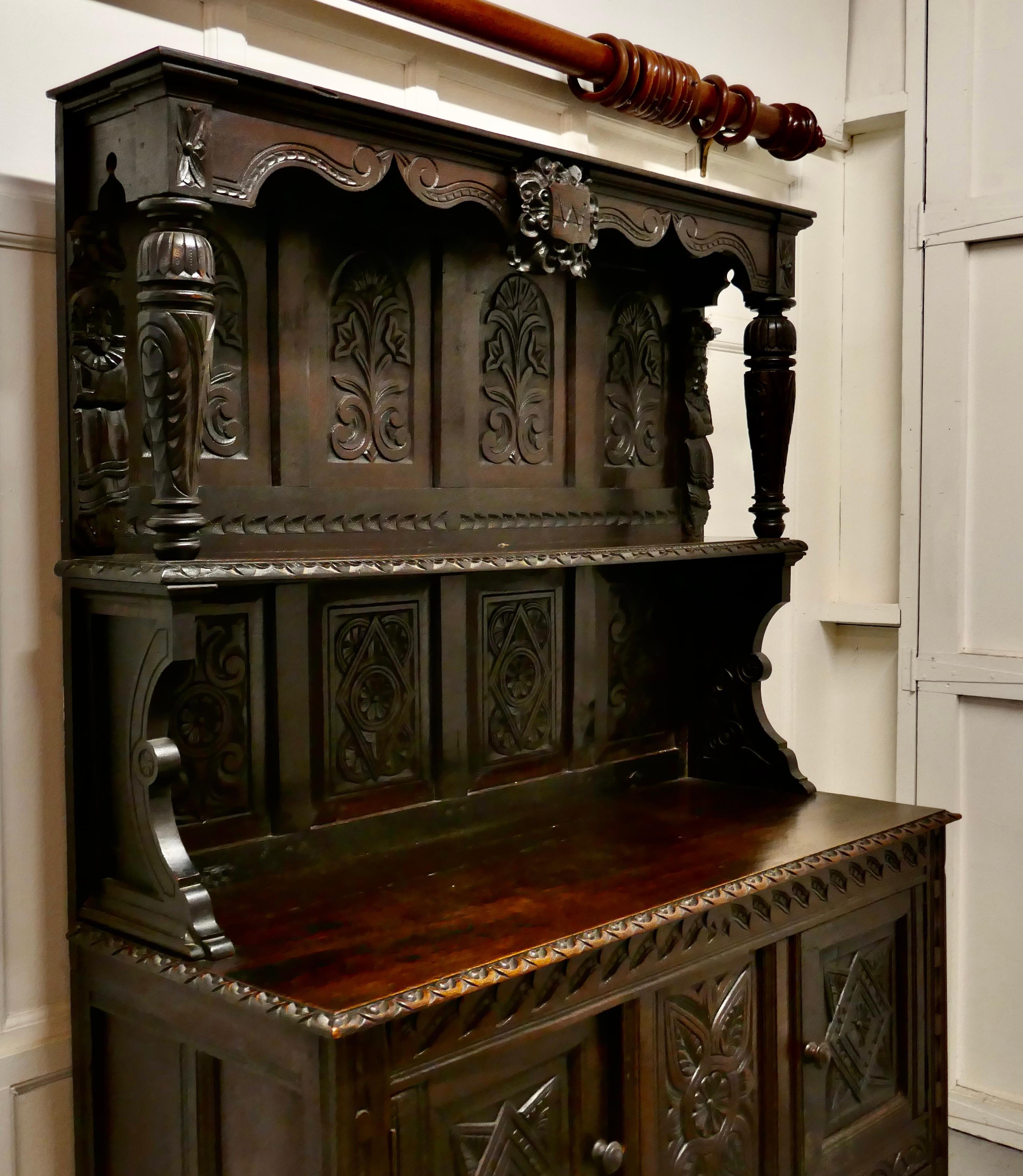 18th Century Carved Oak Dresser with Kings   This is a handsome piece   For Sale 1