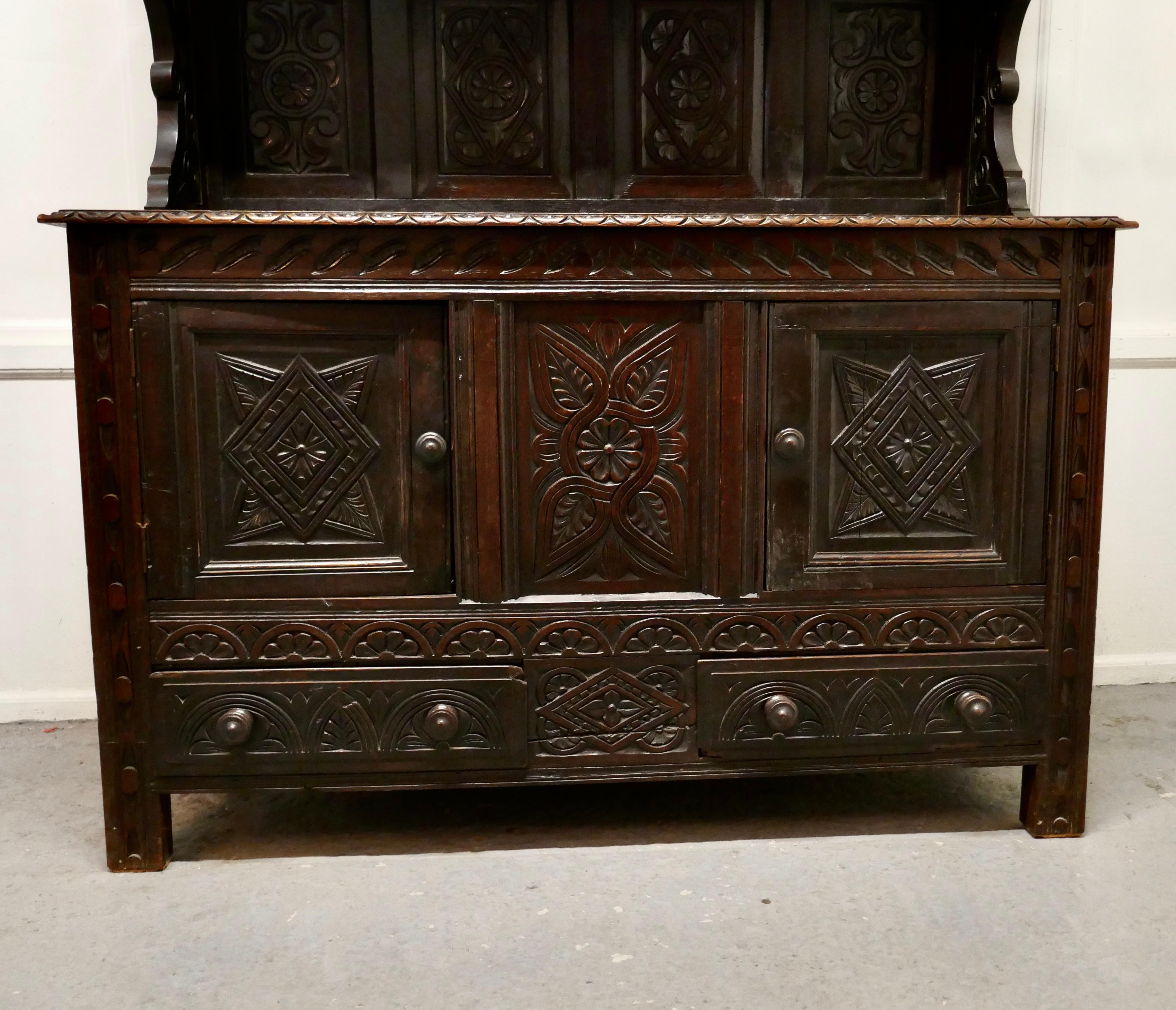 18th Century Carved Oak Dresser with Kings   This is a handsome piece   For Sale 3